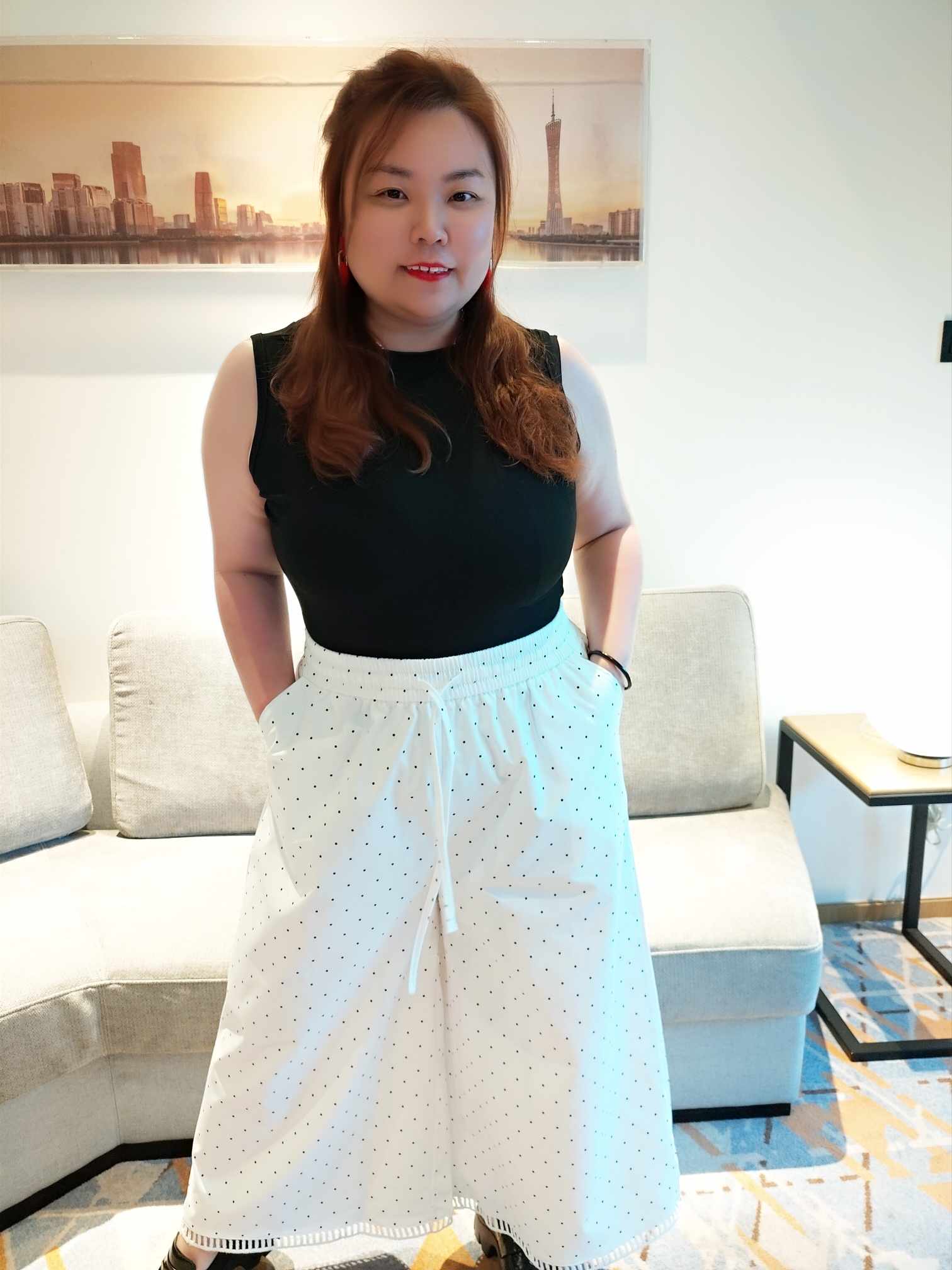 YCE03 1662 小波点网洞裤脚阔腿裤