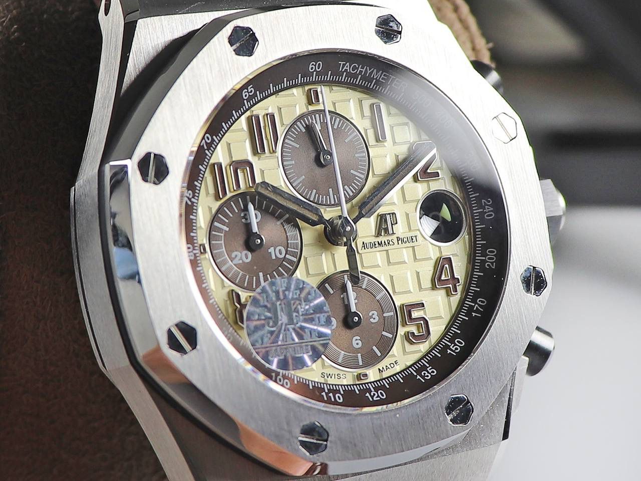 AP 26470st巧克力V2版经典a p计时款式之一 搭载复刻原版3126机芯 直径42mm 厚度15.6mm 🔥注：JF的所有3126机芯系列是目前市面上壳身最薄和复刻程度最强的版本🔥🔥