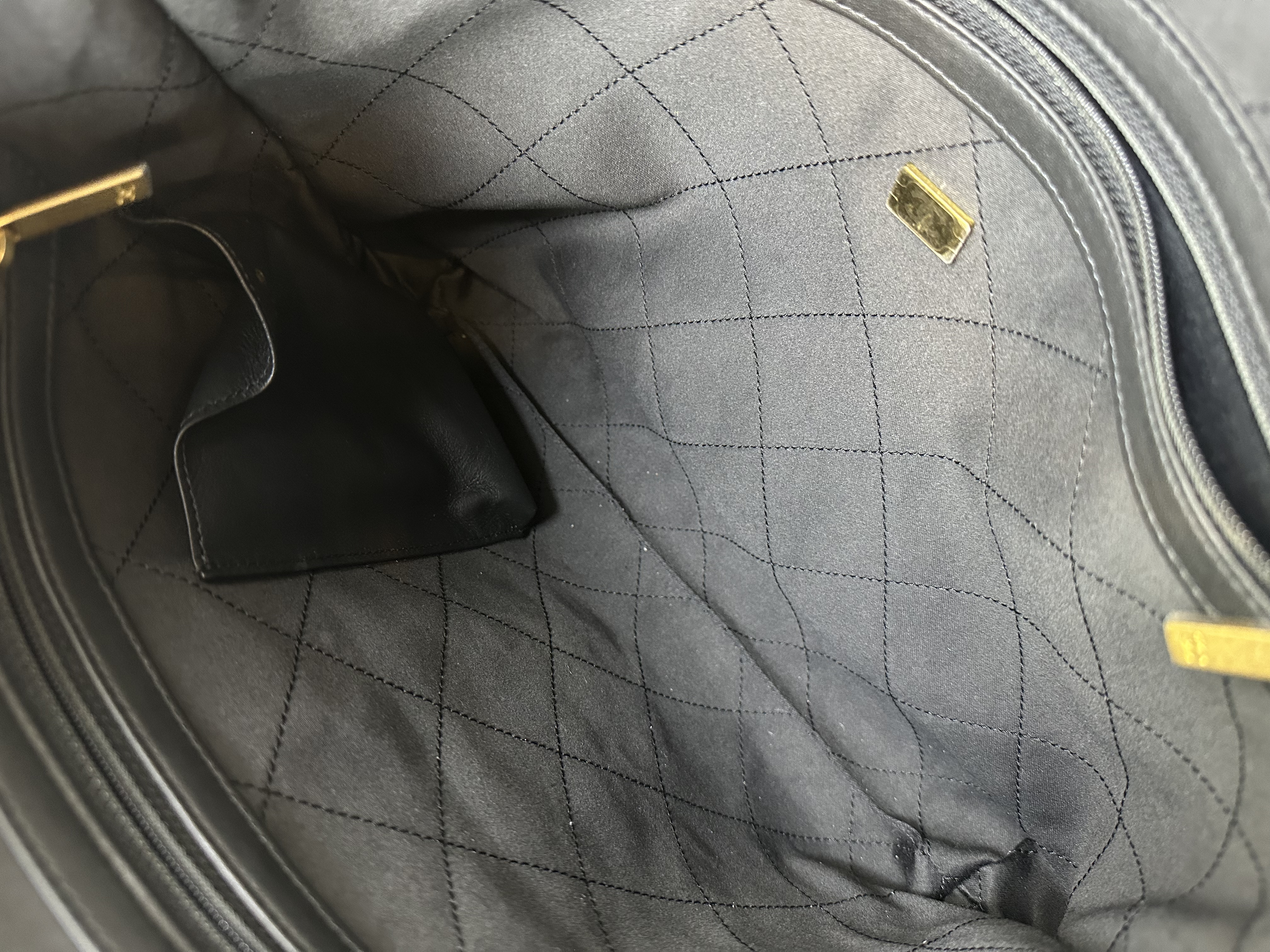 Pre-Owned CHANEL Hobo Tote Bag / Product Code: K090402
