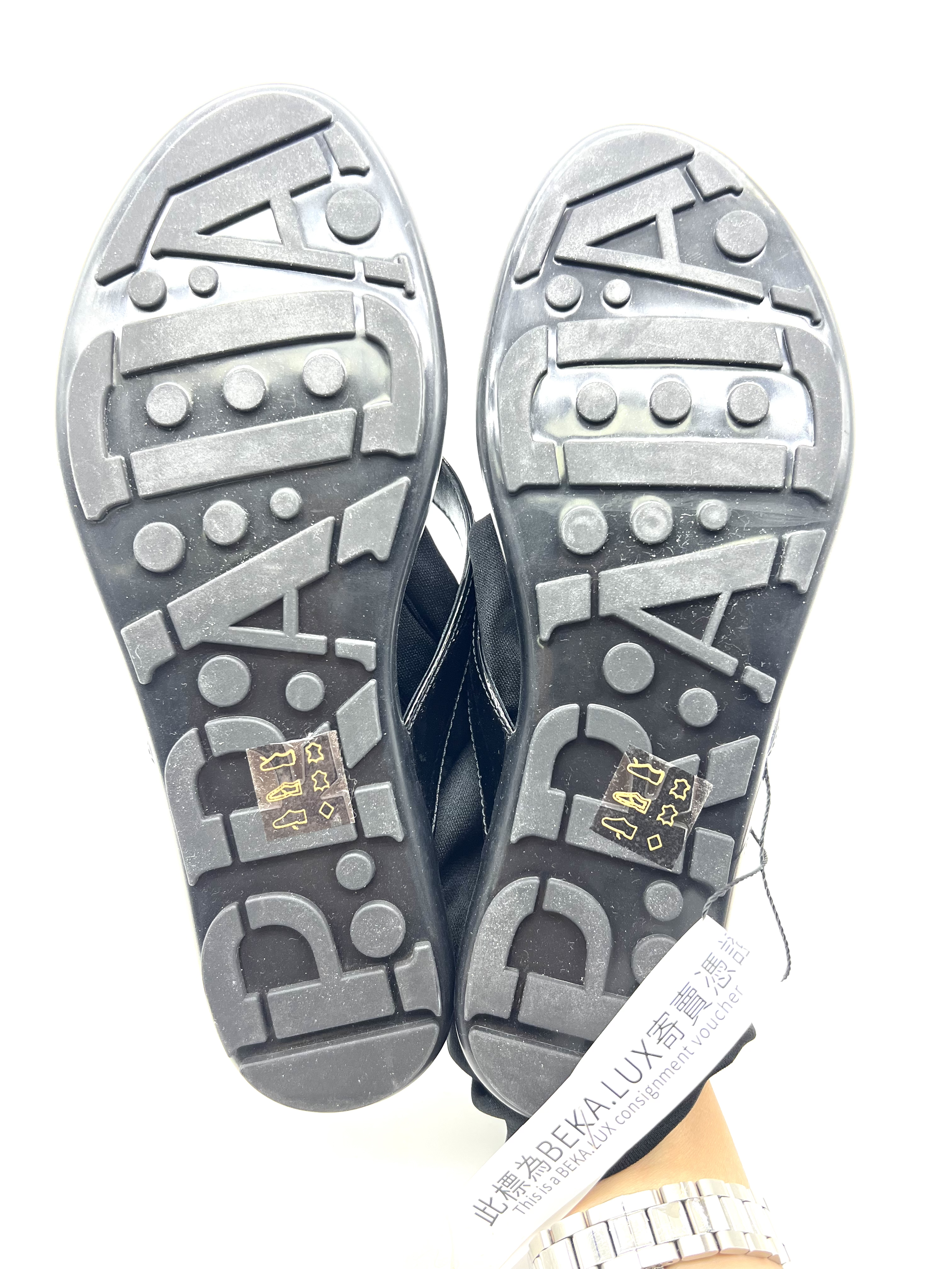 Unused Item PRADA Black Patent Leather Thong Espadrille Sandals / Product Code: 26051015