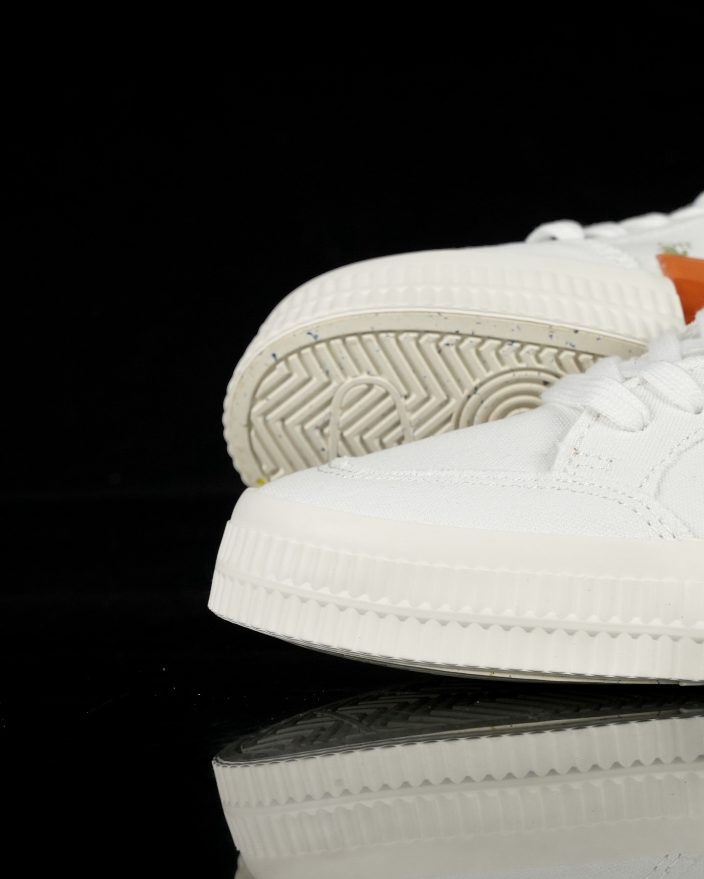 Off-White Low Vulcanized