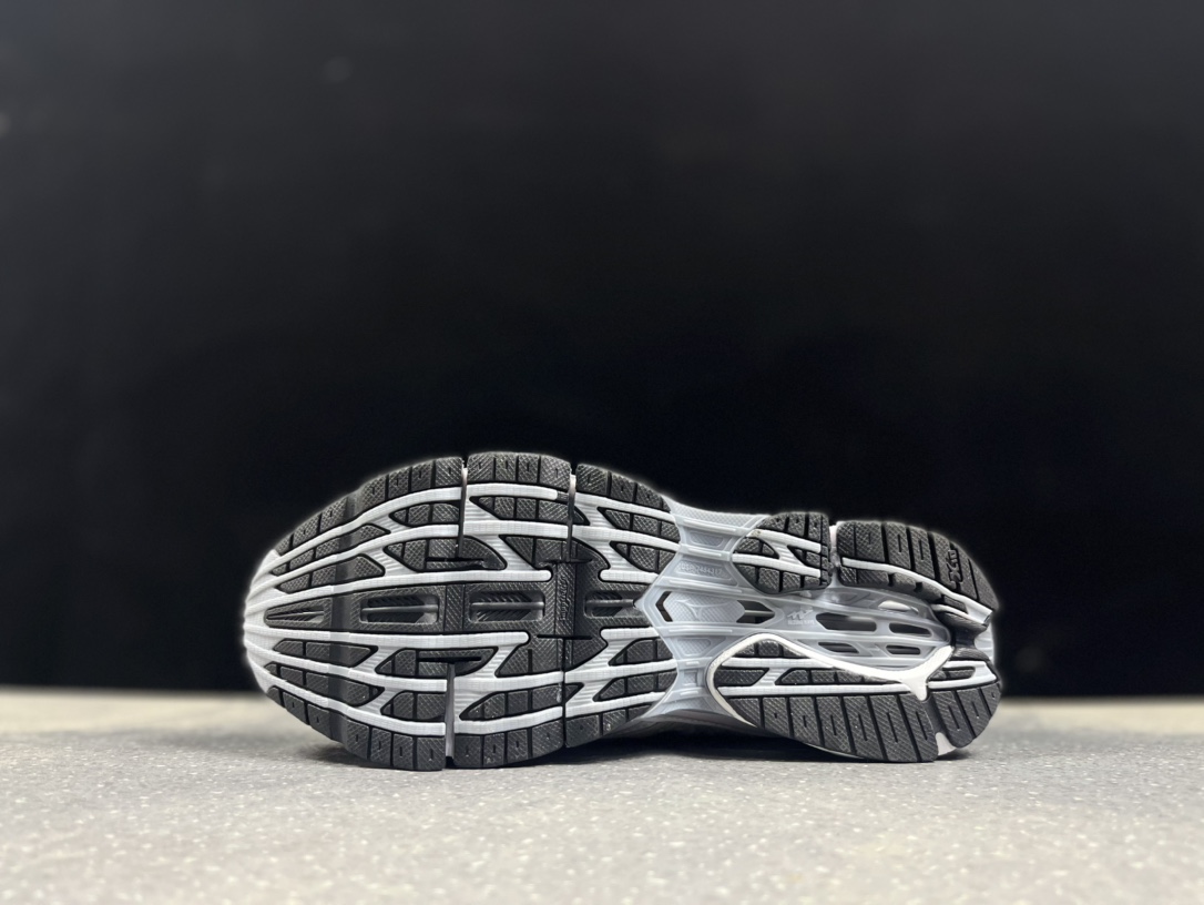 Mizuno Wave Prophecy LS 