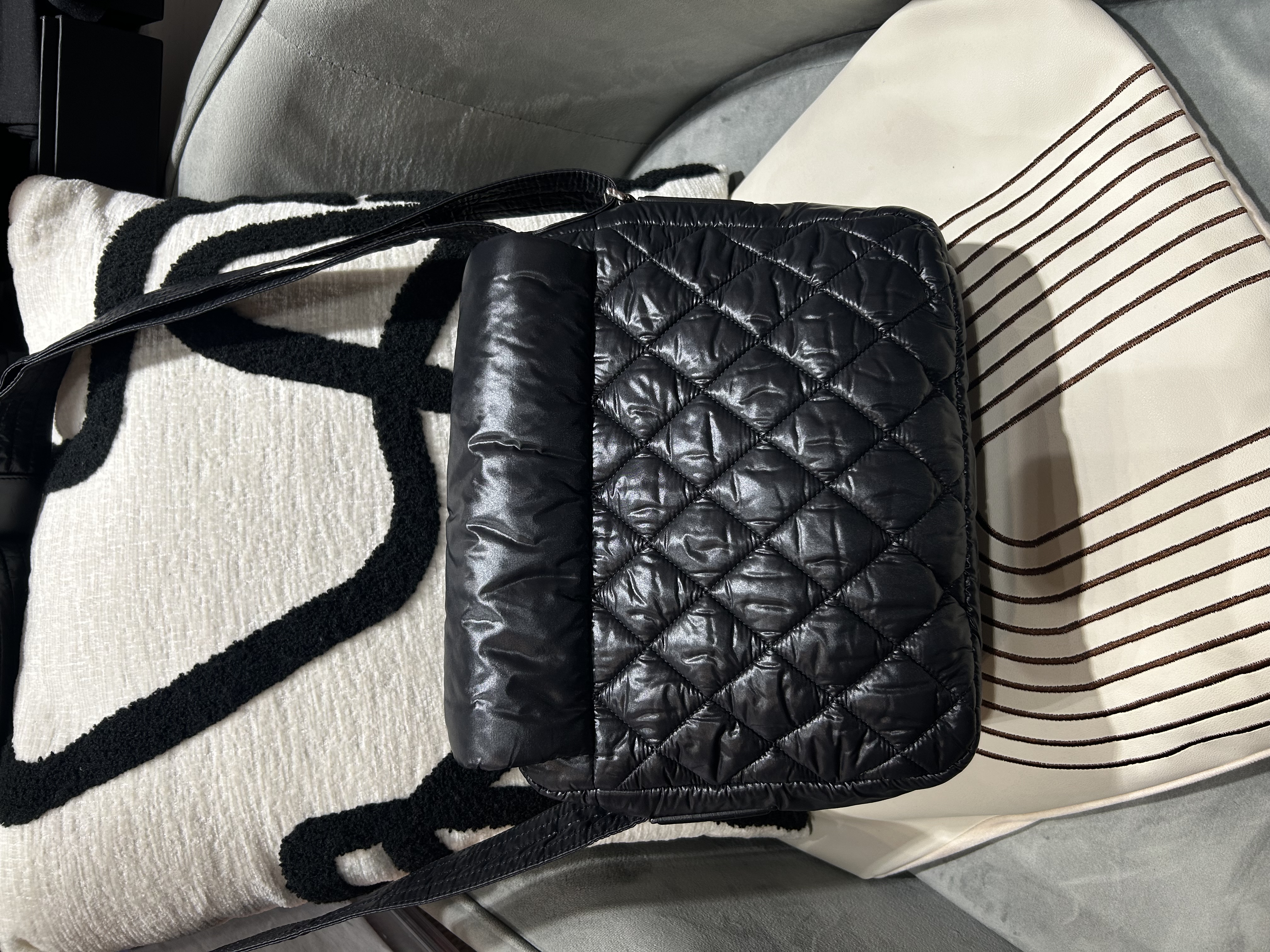 Chanel Coco Cocoon A48616 Crossbody Bag Black Nylon 100%Authentic, 98%new✅14Card