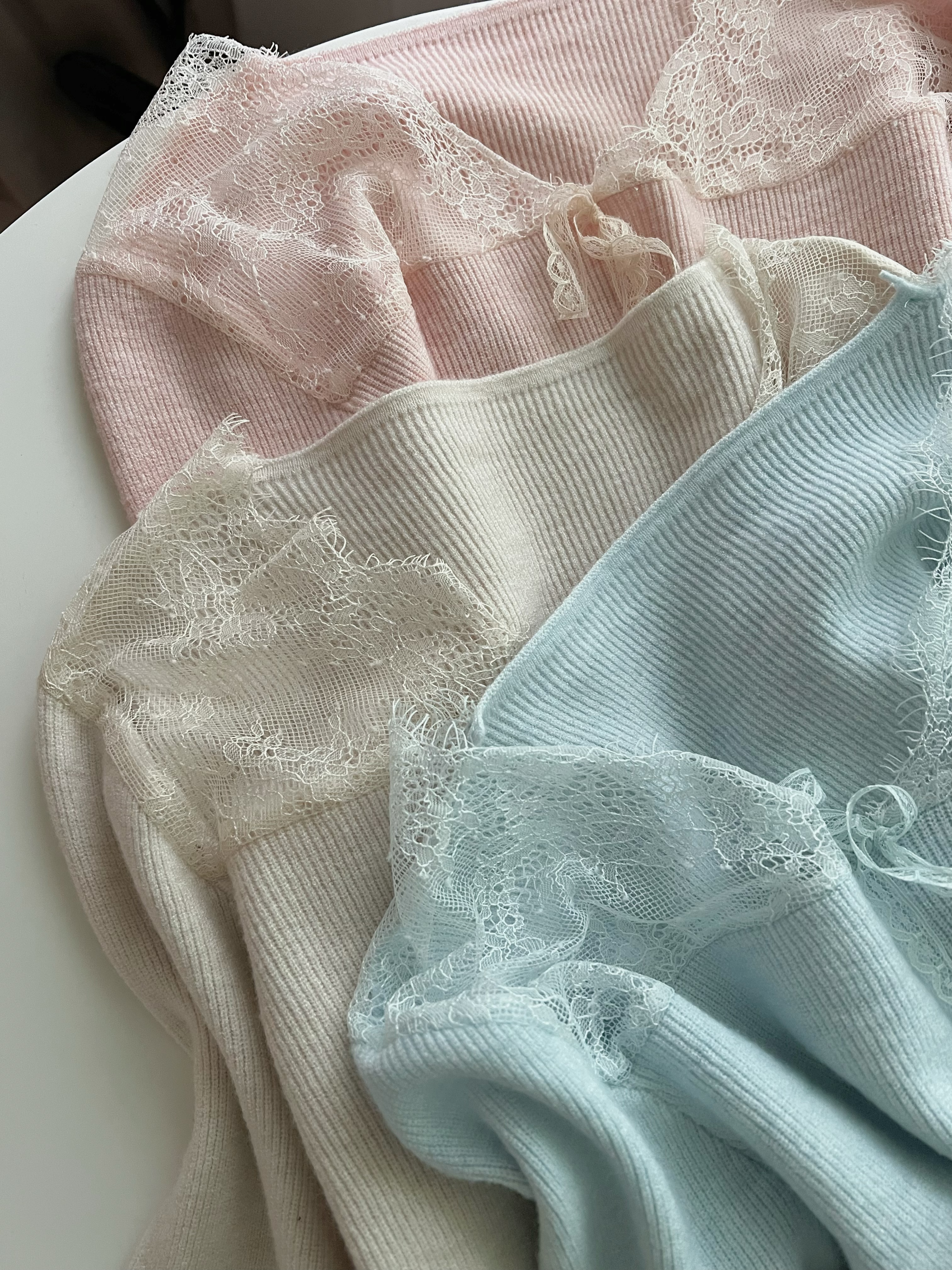 透肌軟蕾絲針織上衣(KR)3色