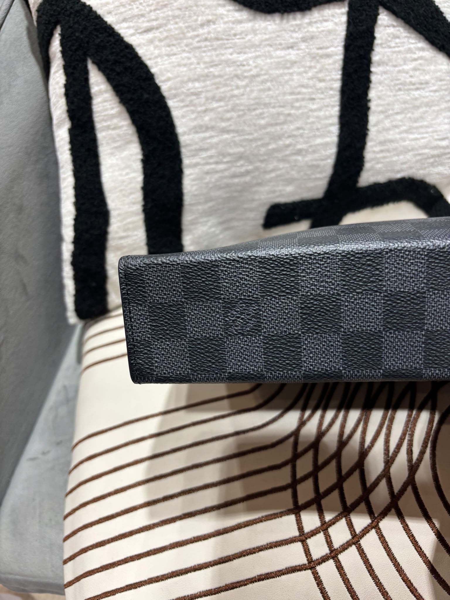 Louis Vuitton LV Pochette Voyage MM 100%Authentic,99%New✅Dust bag