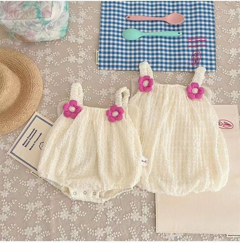 561566W | Adorable Baby Rompers: Stylish and Comfortable Outfits for Your Little One