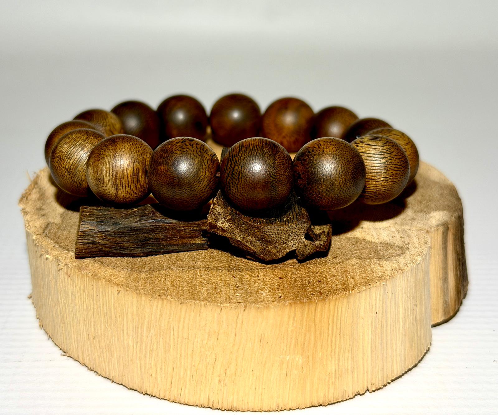 沉香手串15mm 重22克 8星級之選 (限香港地區發售及實體店交收)