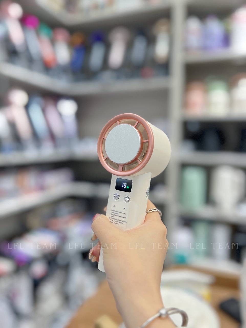 P908 手持制冷小风扇