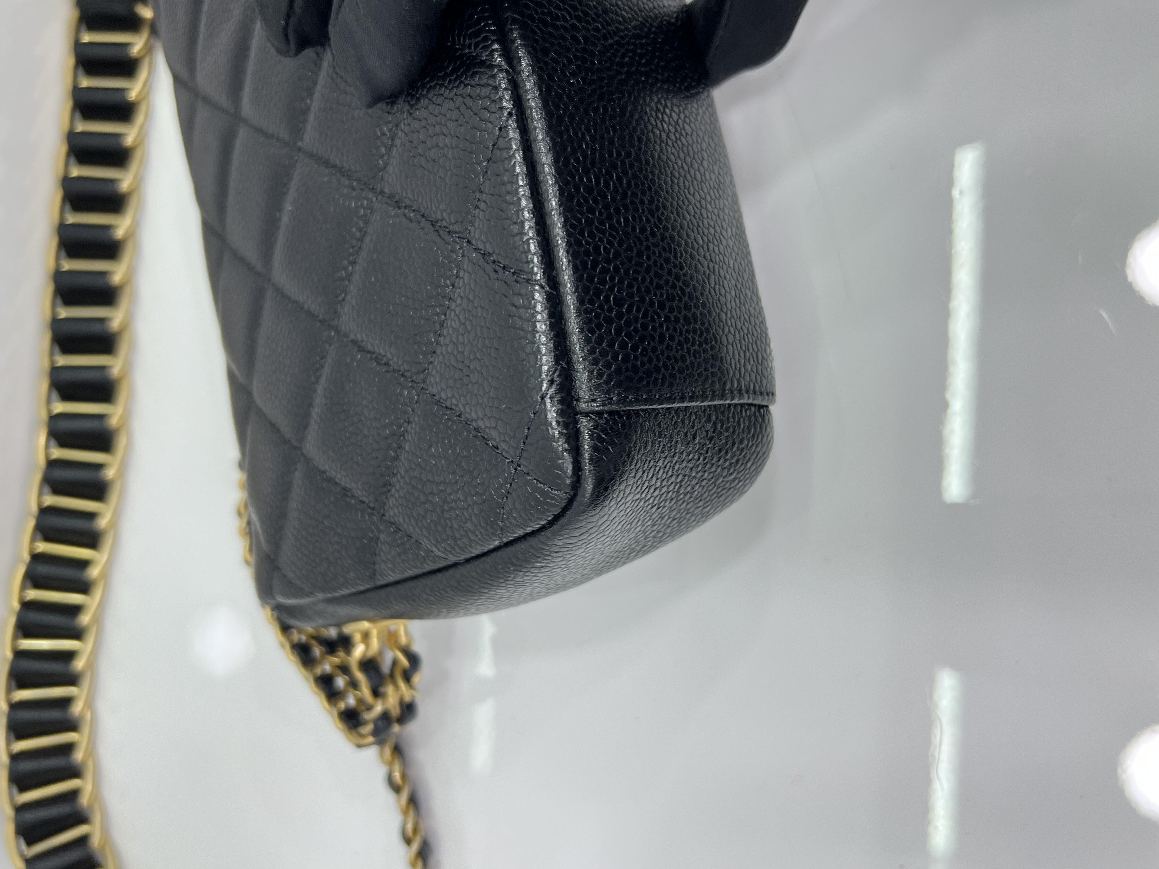 Pre-owned Chanel Coin bag With microchip Product Code: 26032701