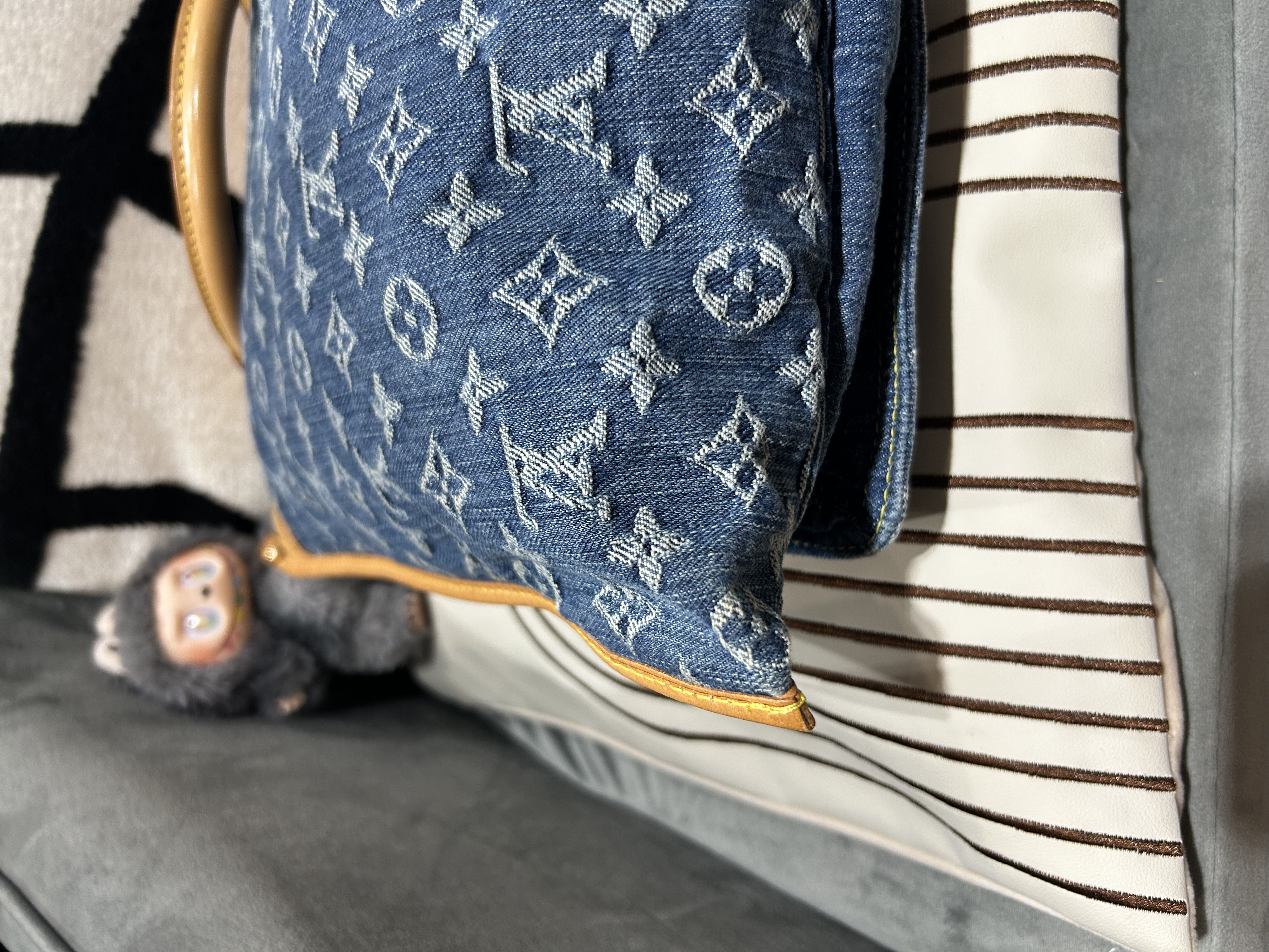 Lv Denim Monogram Flat Shopper 限量版牛仔 M95018 100%Authentic, 95%New ✅Dust bag