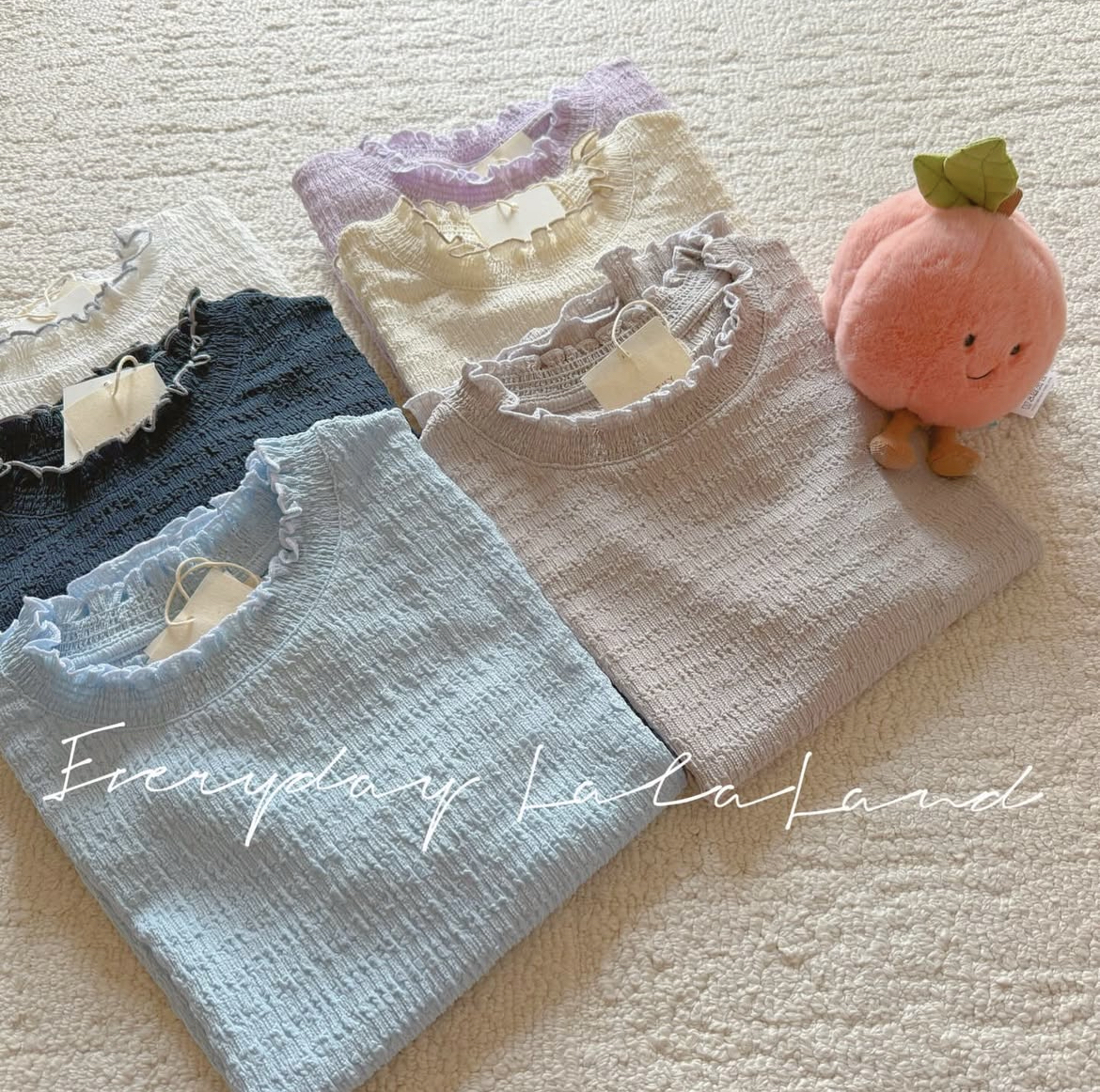 ❥ New arrival 。免燙拼色Ruffle領上衣 