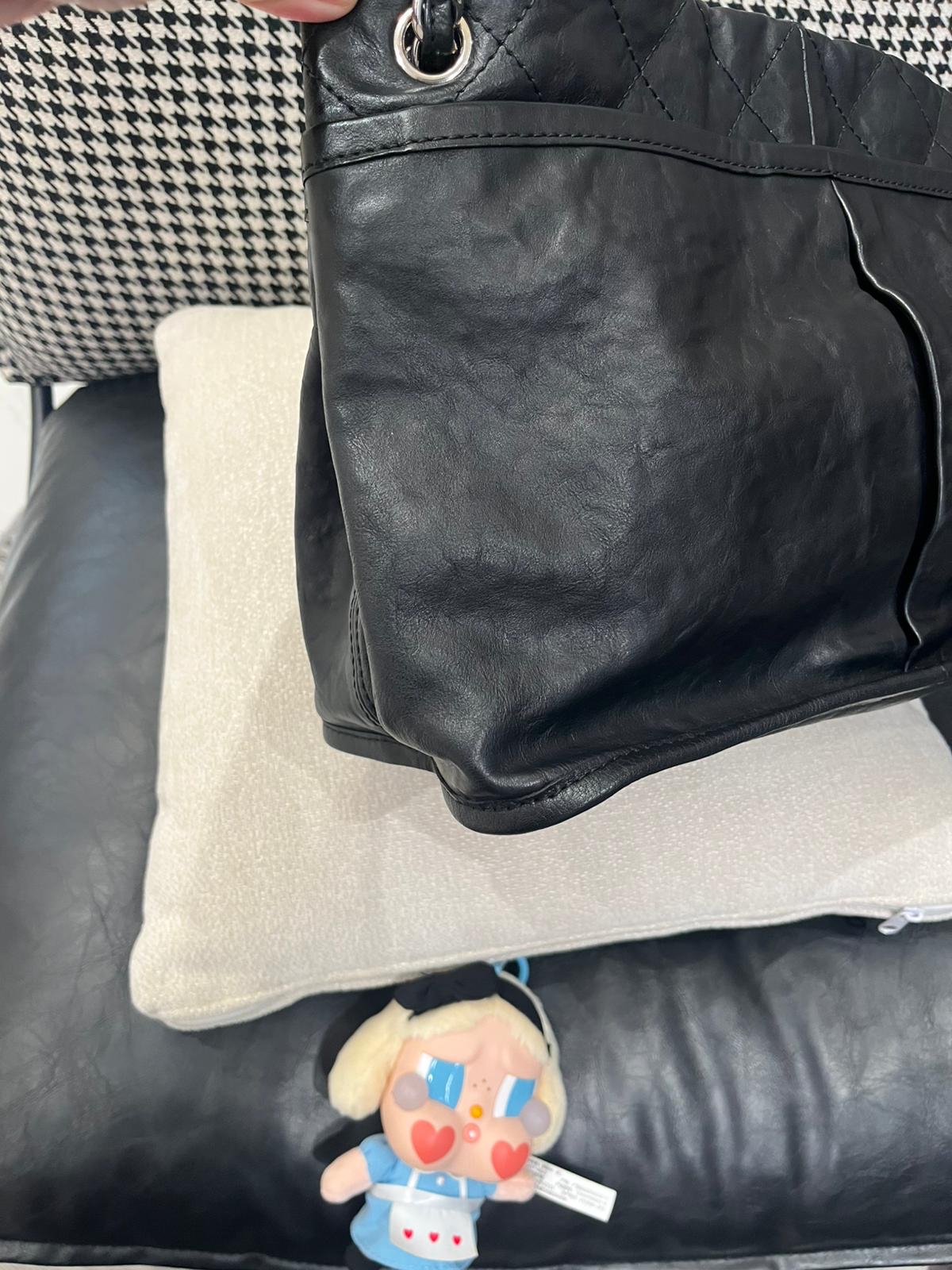 Chanel shoulder bag calfskin ,100%Authentic,95%new  ✅card✅dust bag  