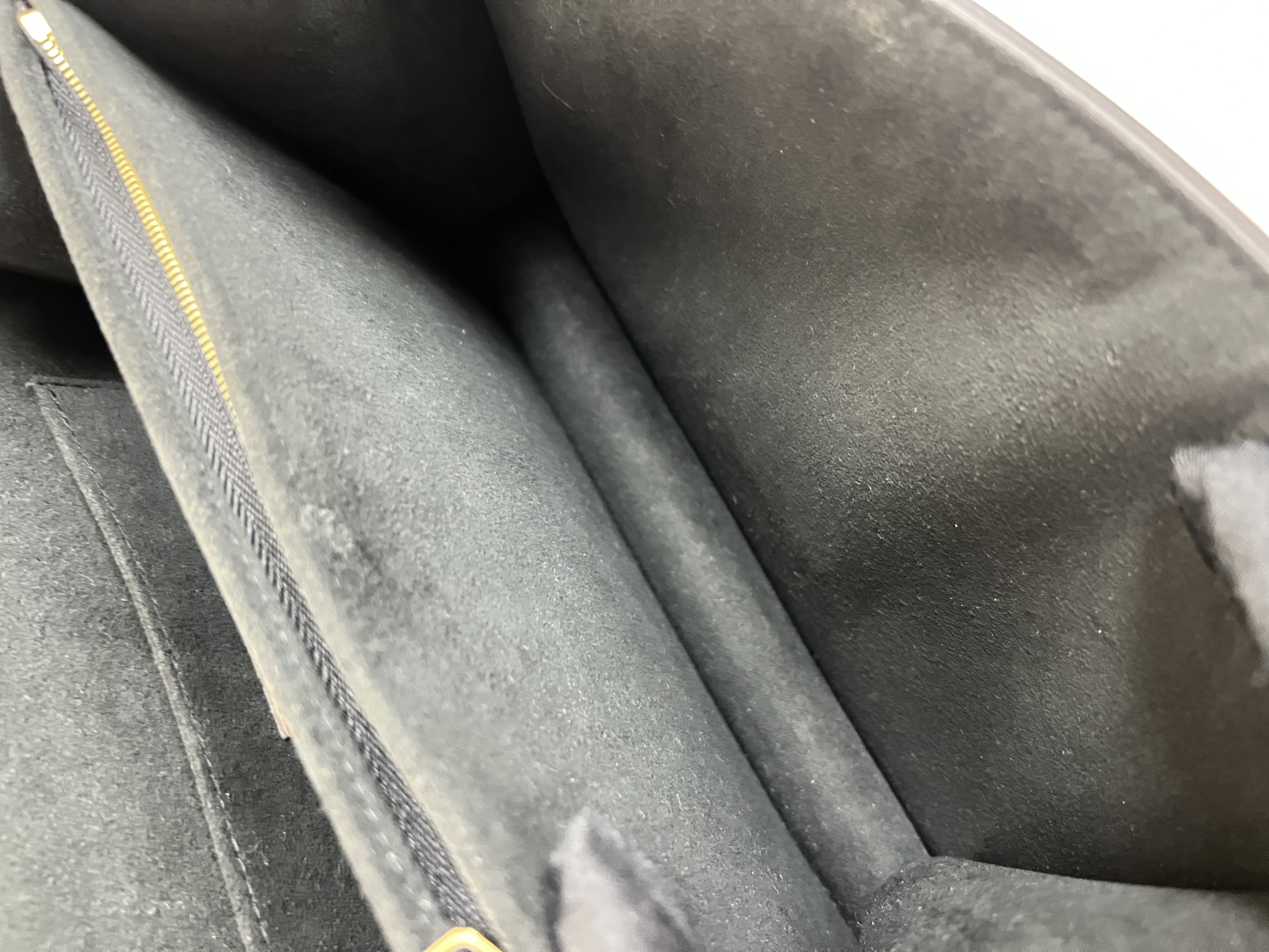 Pre-Owned Louis Vuitton Monogram Reverse Dauphine MM / Product Code: 25121609