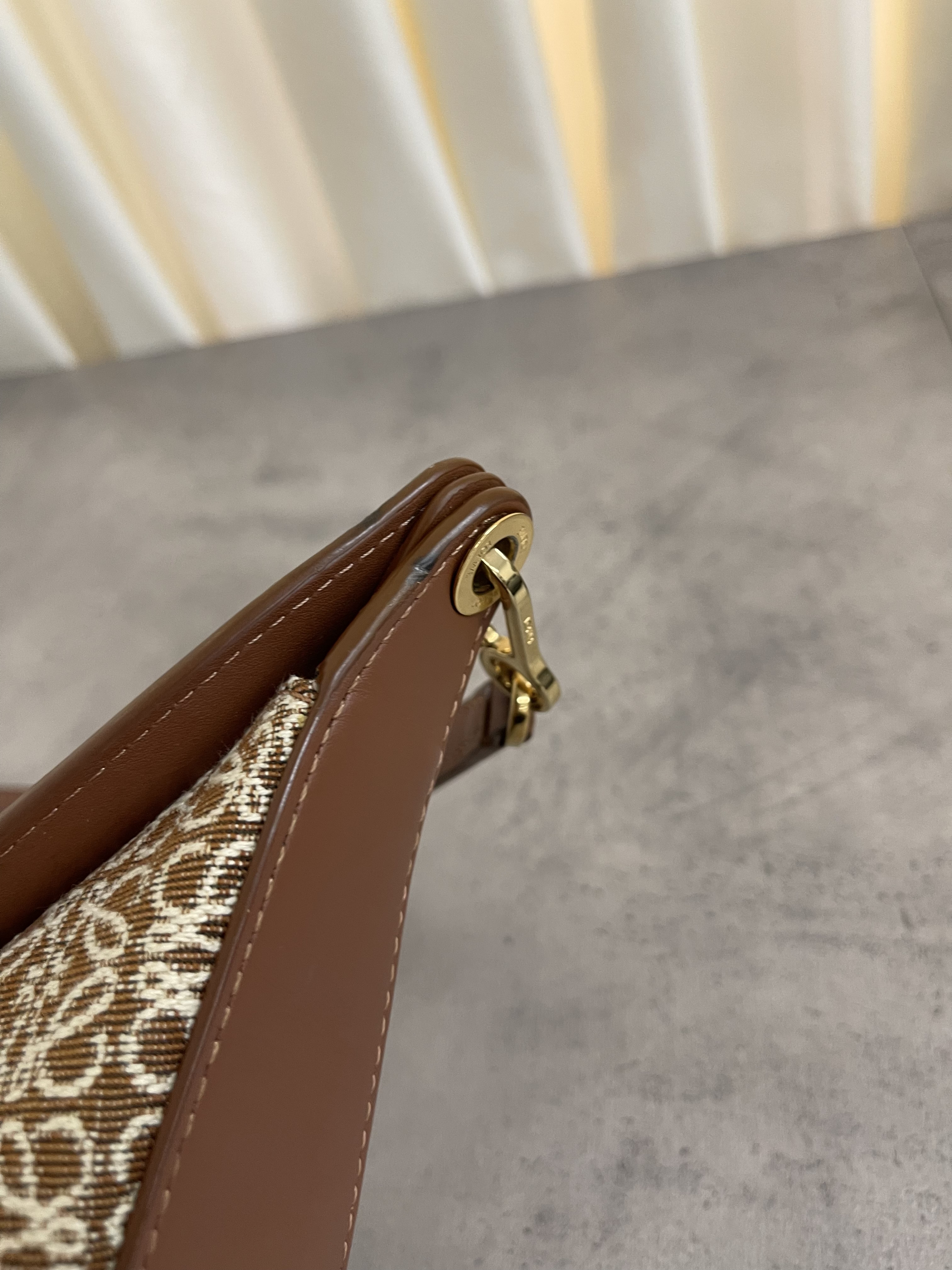 Pre-owned Loewe Luna Anagram shoulder bag/ Product Code: 26012405