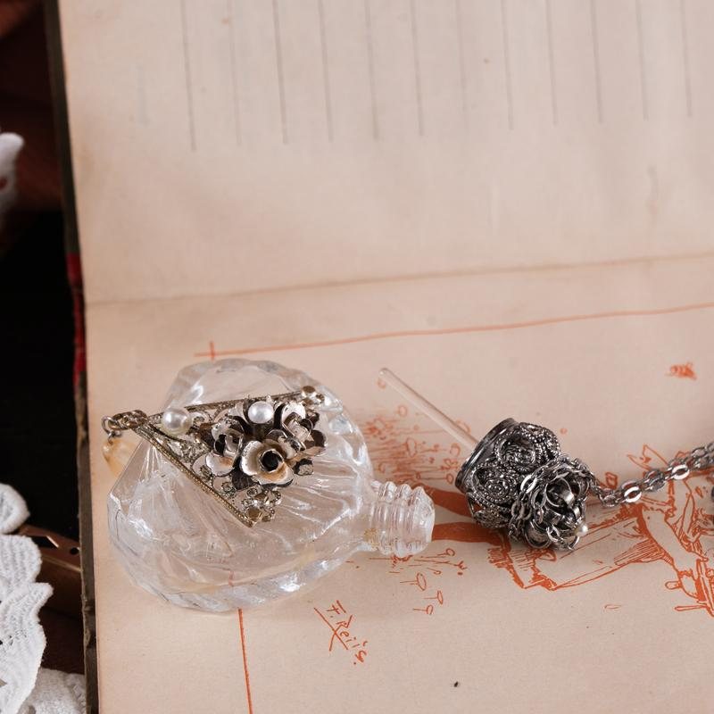 Vintage Art Deco Inspired Fan Pattern Clear Glass Purse Perfume Bottle Necklace - Recomposed New Old Stock(MZ001-8)