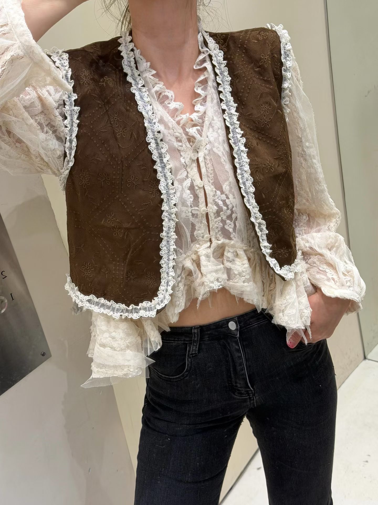 Vintage lace cardi (cream)