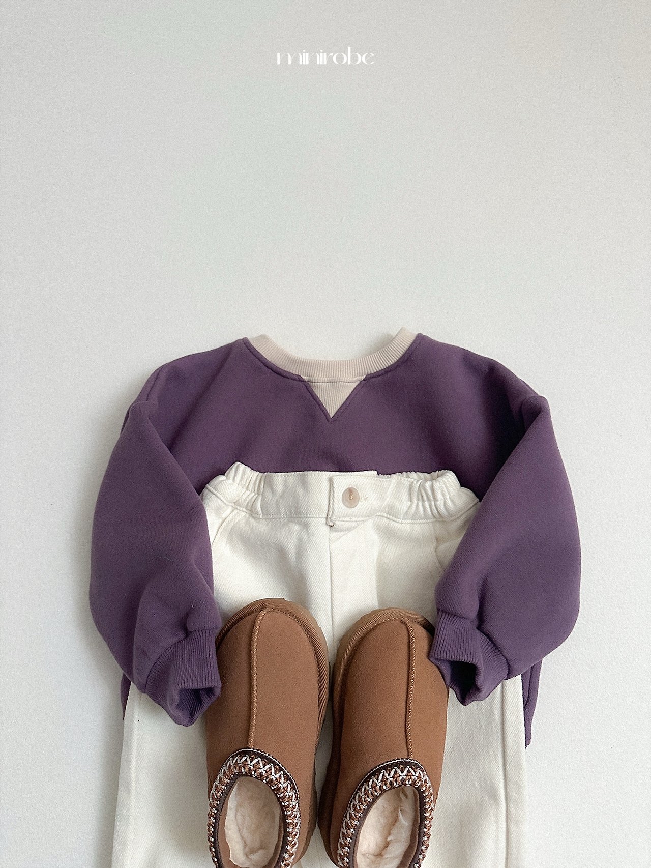 Mnirobe | Two-Tone Sweatshirt