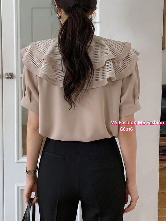 G6216 韓國🇰🇷V高質V領通花ruffle top