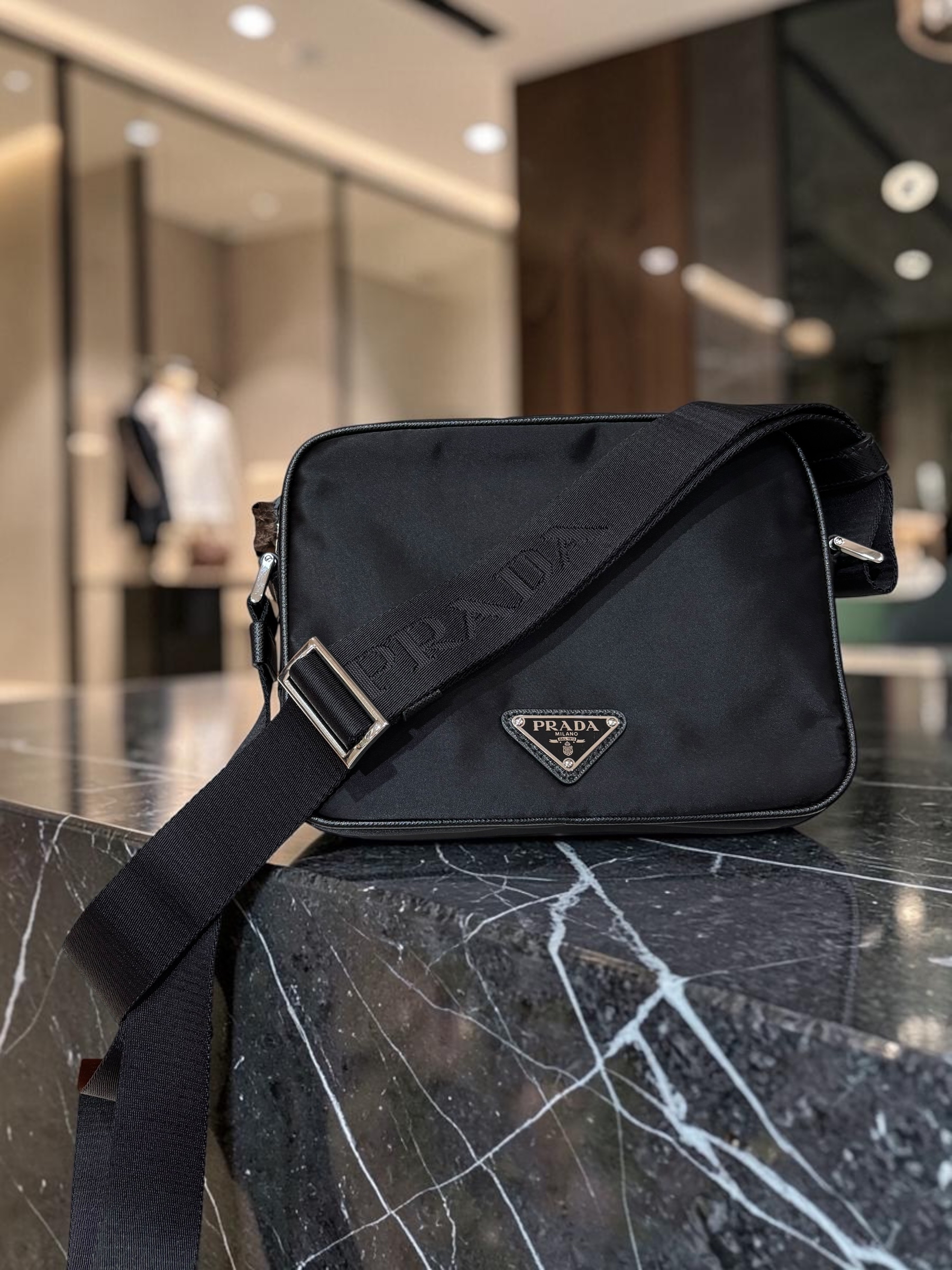 全新Prada re-nylon crossbody bag 100%Authentic ,Brand New ✅nfc,booklet✅塵袋