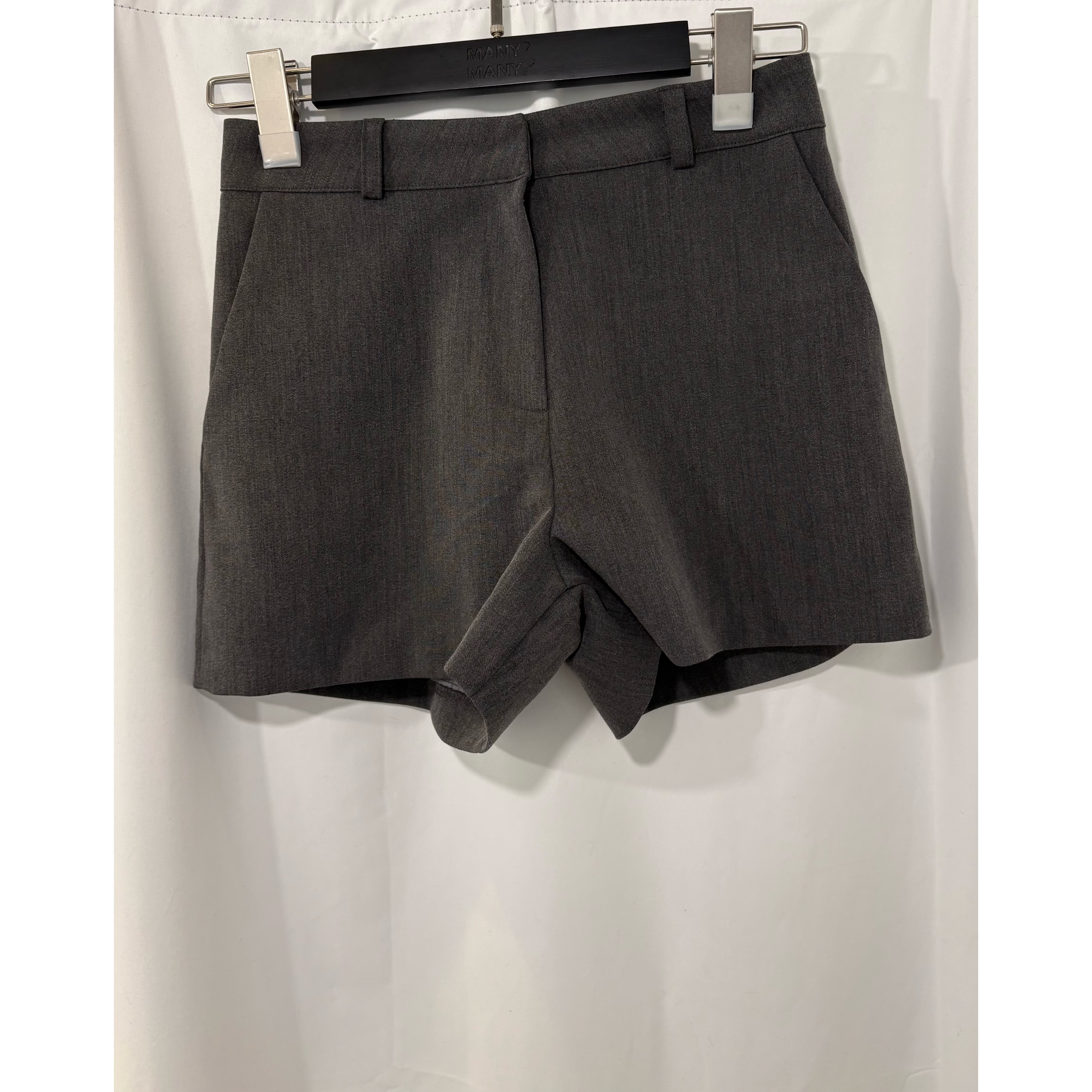 新品價6月6截單🤍2606D《TAILORED A-LINE SHORTS》