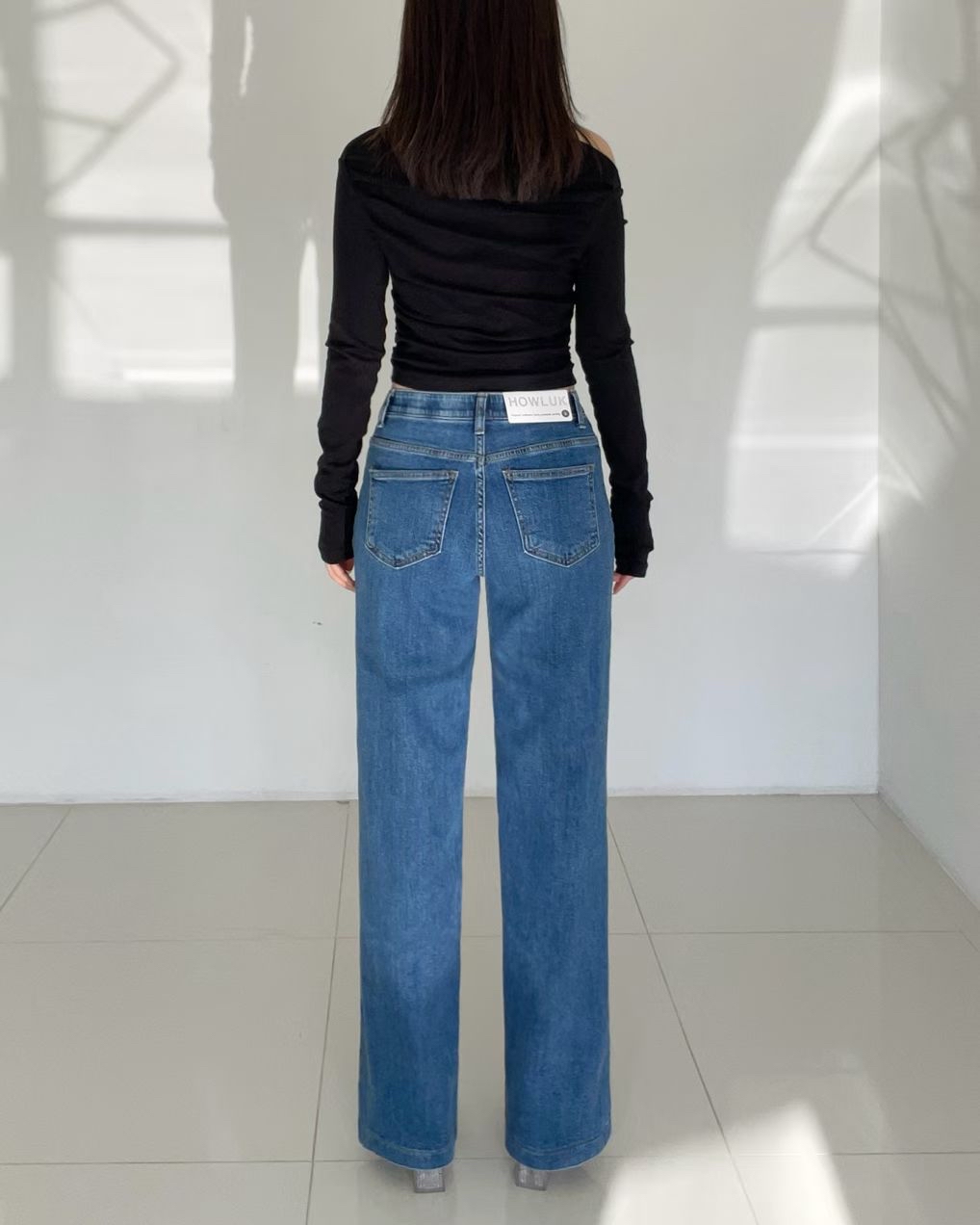 前口袋藍色直腳牛仔褲
