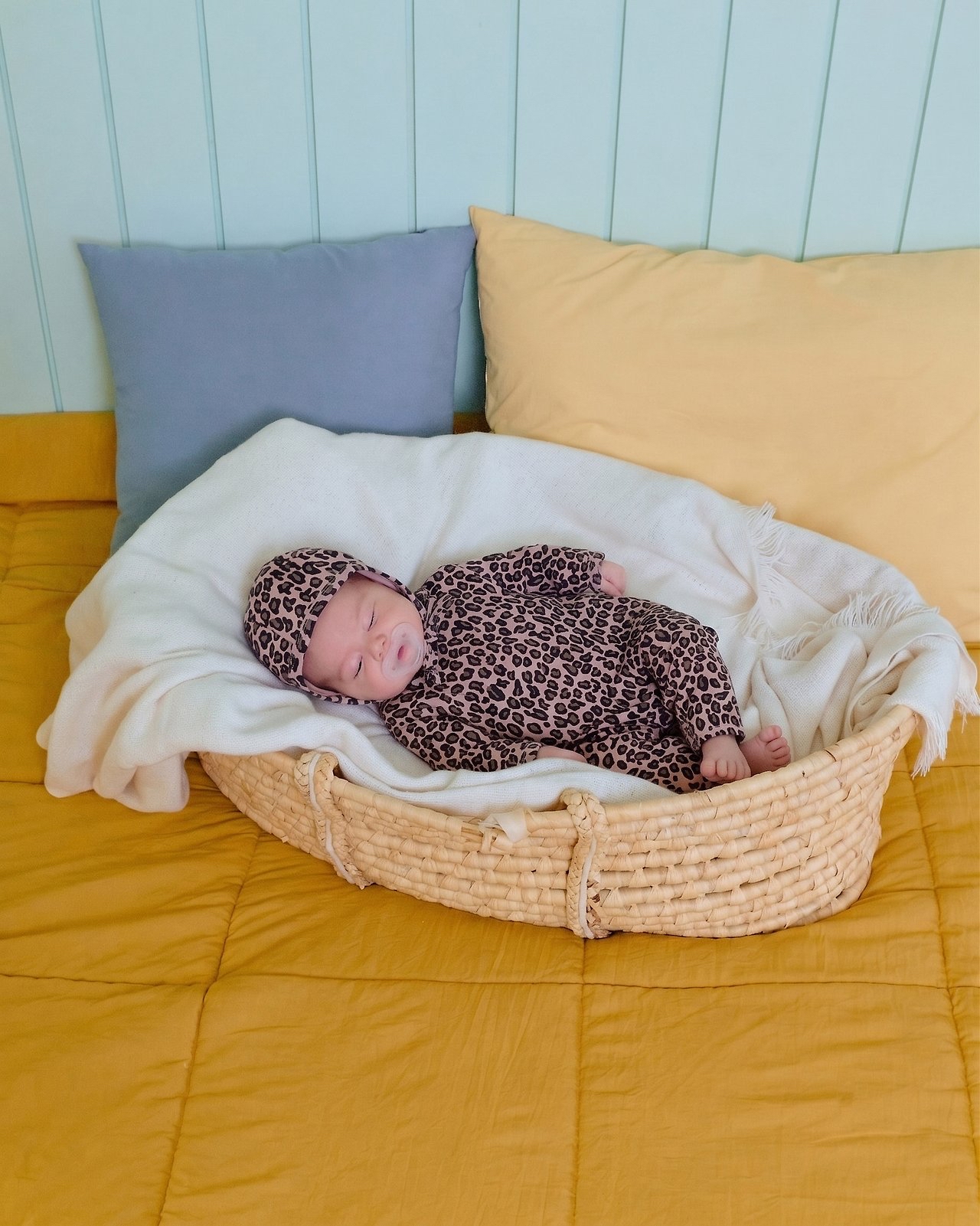 OOTT |  (bebe) Little Leopard Print Full-Body Suit + Bonnet Set