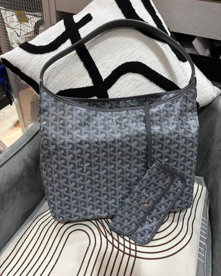 Goyard Boheme Hobo Grey  100%Authentic, 98%New  ✅電子收據✅pouch✅Dust bag