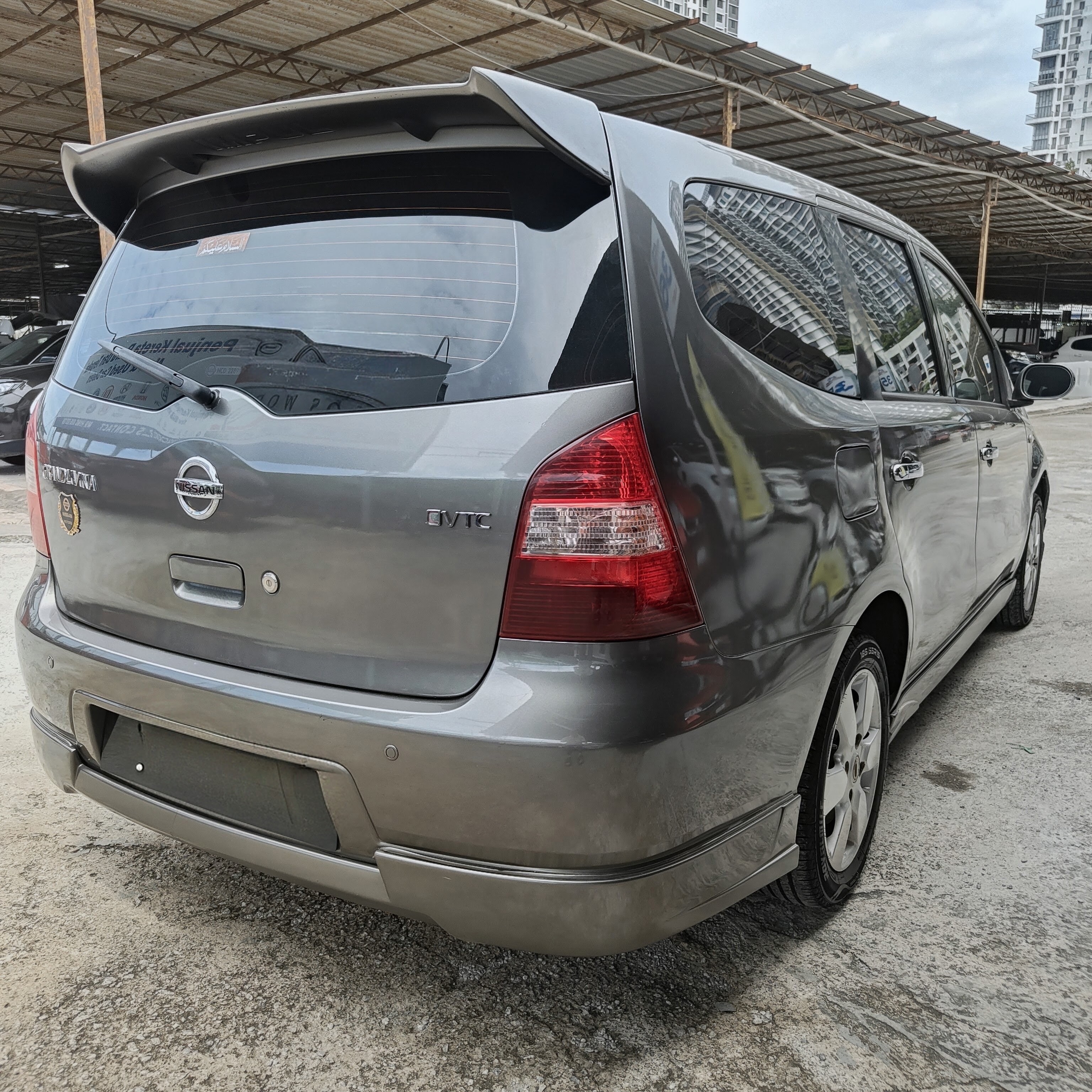 2009 NISSAN GRAND LIVINA 1.8 
