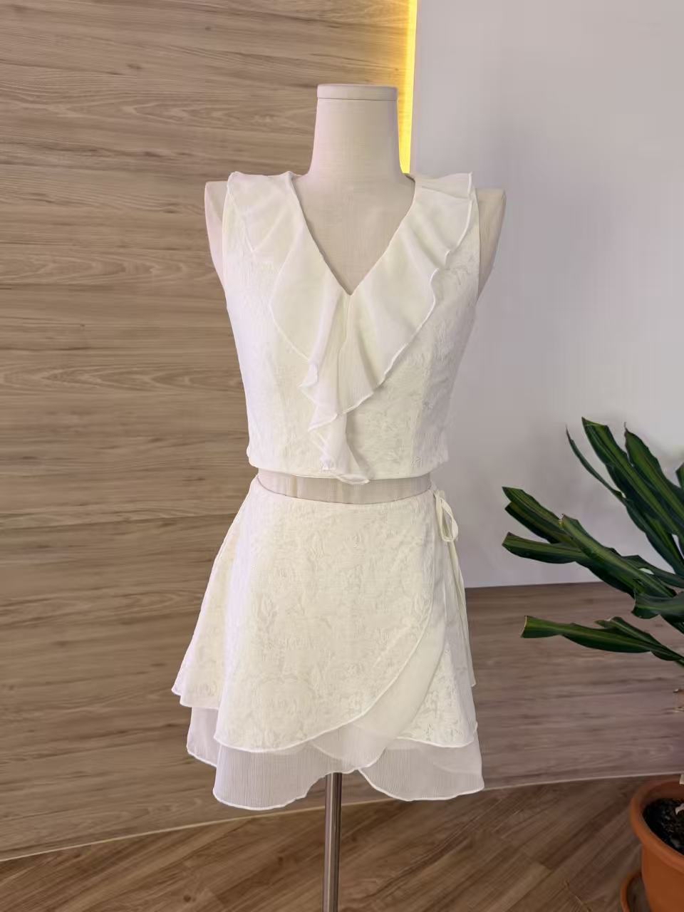 Elara Set Wear