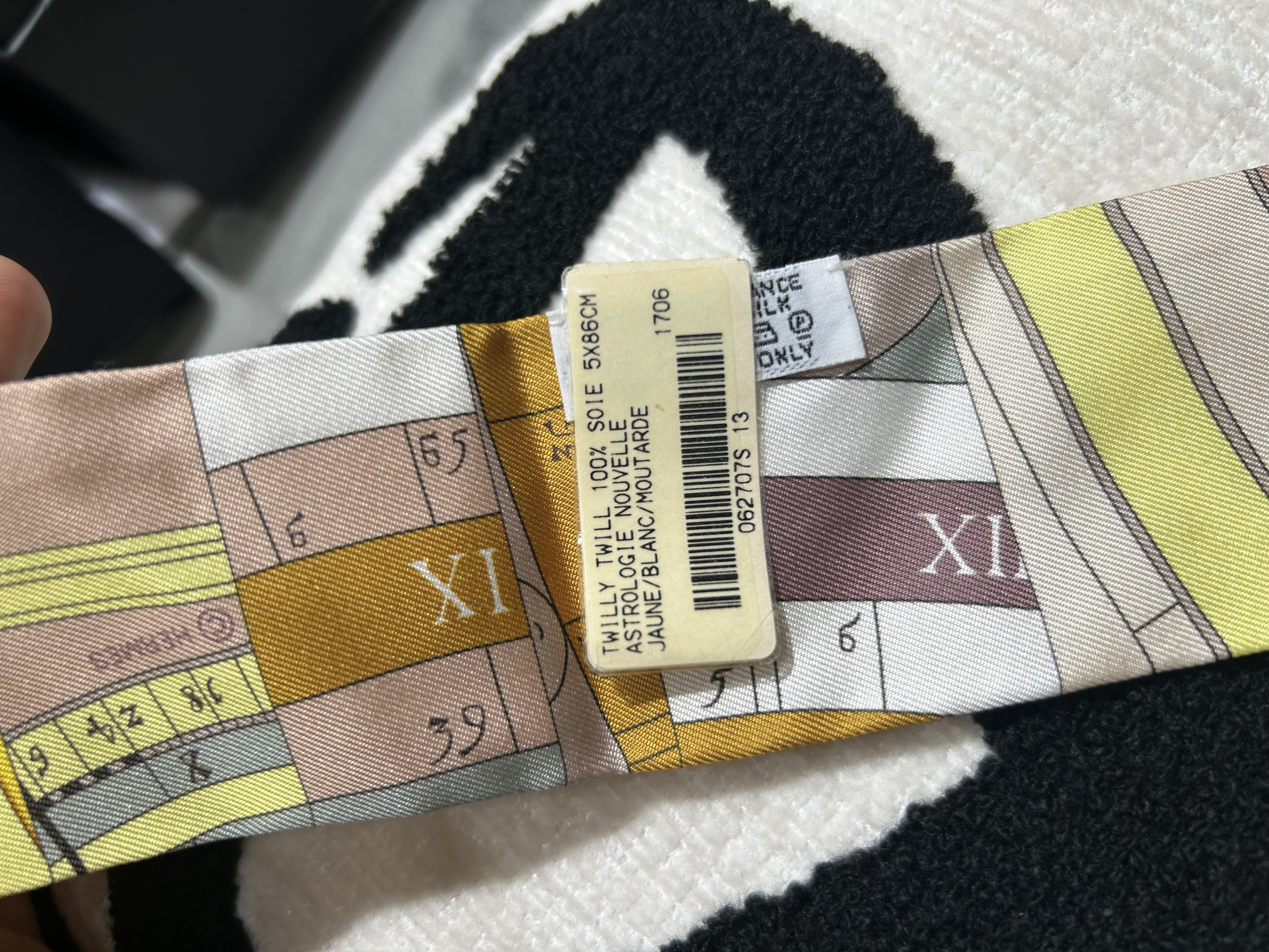 未使用品 Hermes Twilly silk 100%Authentic, unused 未使用品 ✅Box