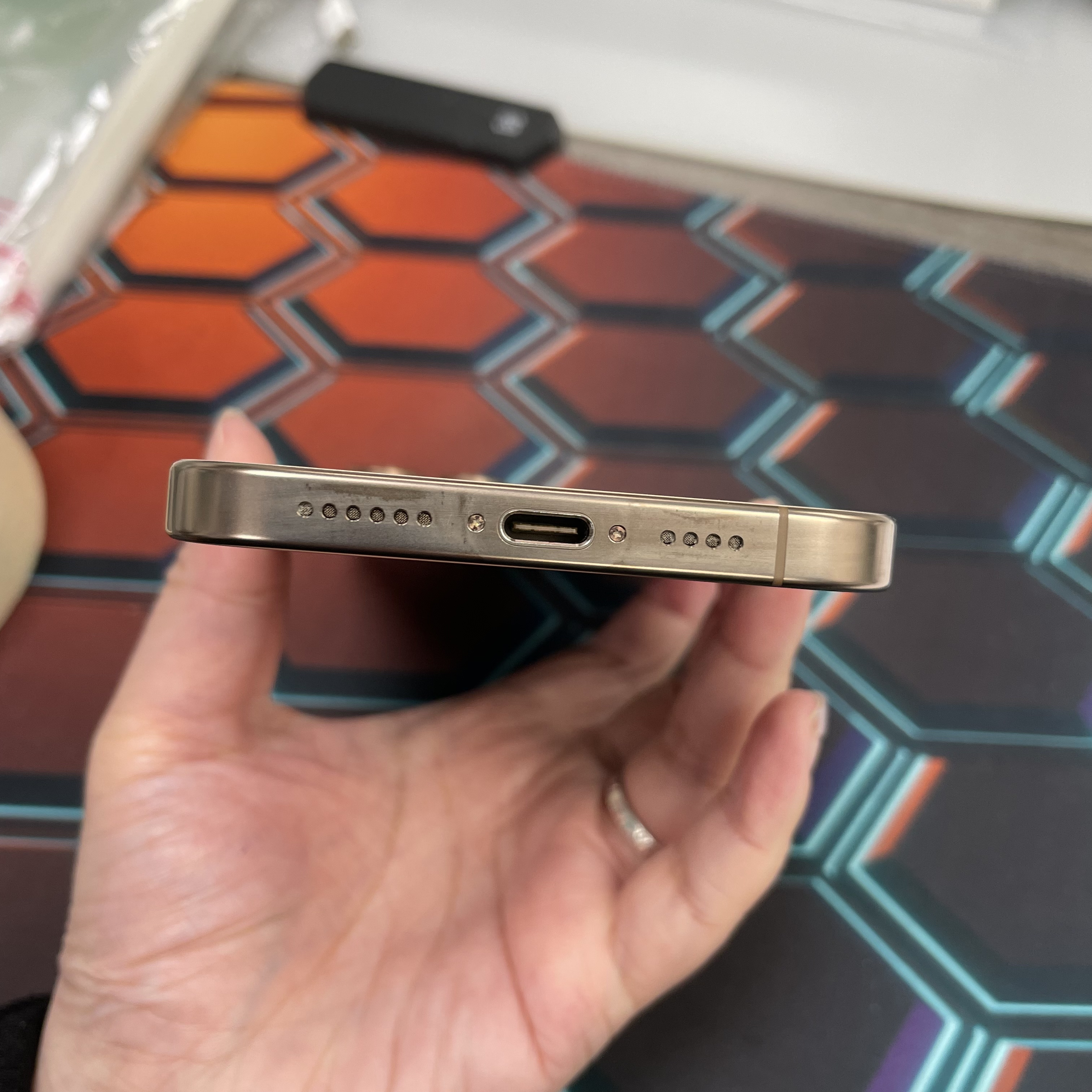 *7977 16 pro max 勁靚機 512GB 電93 沙色 gold
