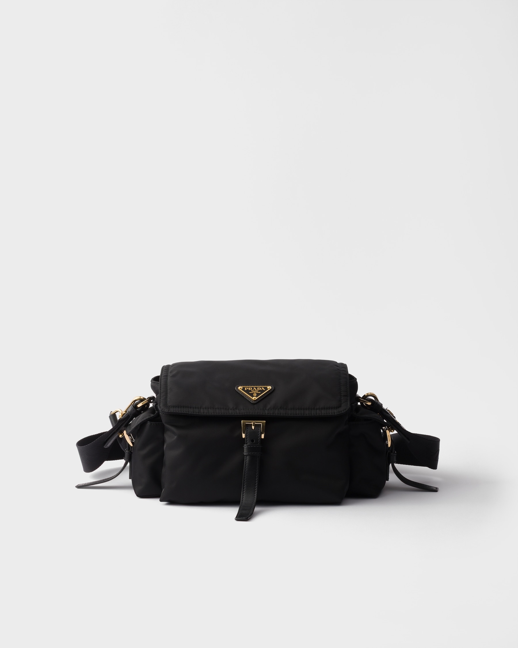 精選貨品優惠🩷訂貨🍒Prada Explore Medium Shoulder bag  另有長肩帶可以斜孭!!  Size 30x14x10cm