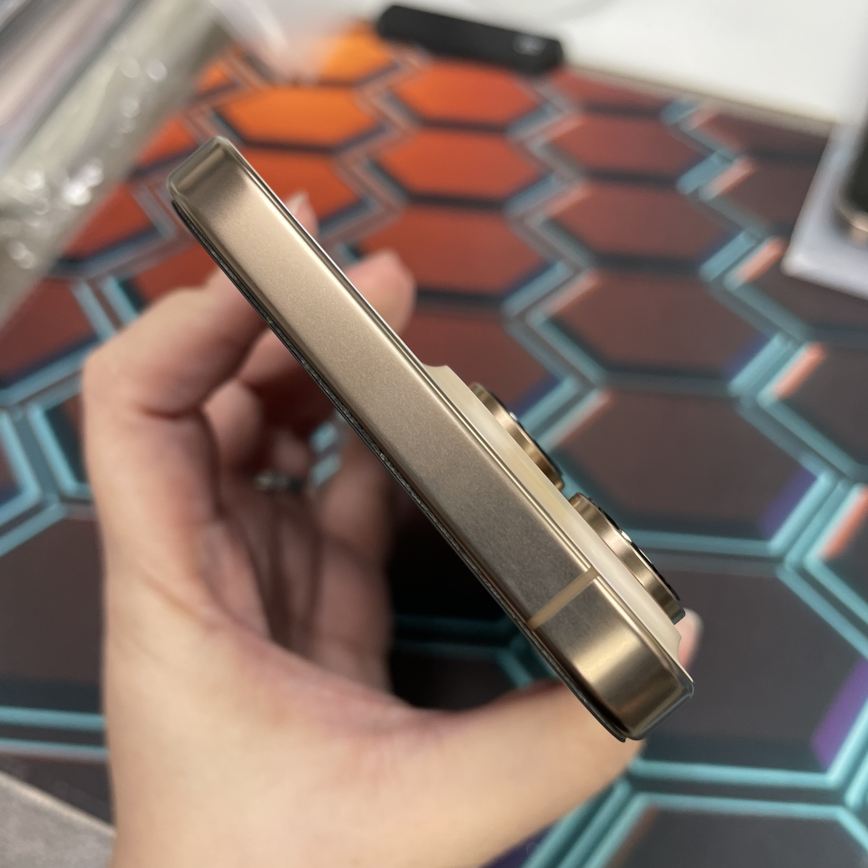 *8052 16 Pro max 完美機 256GB 電84 沙色 gold