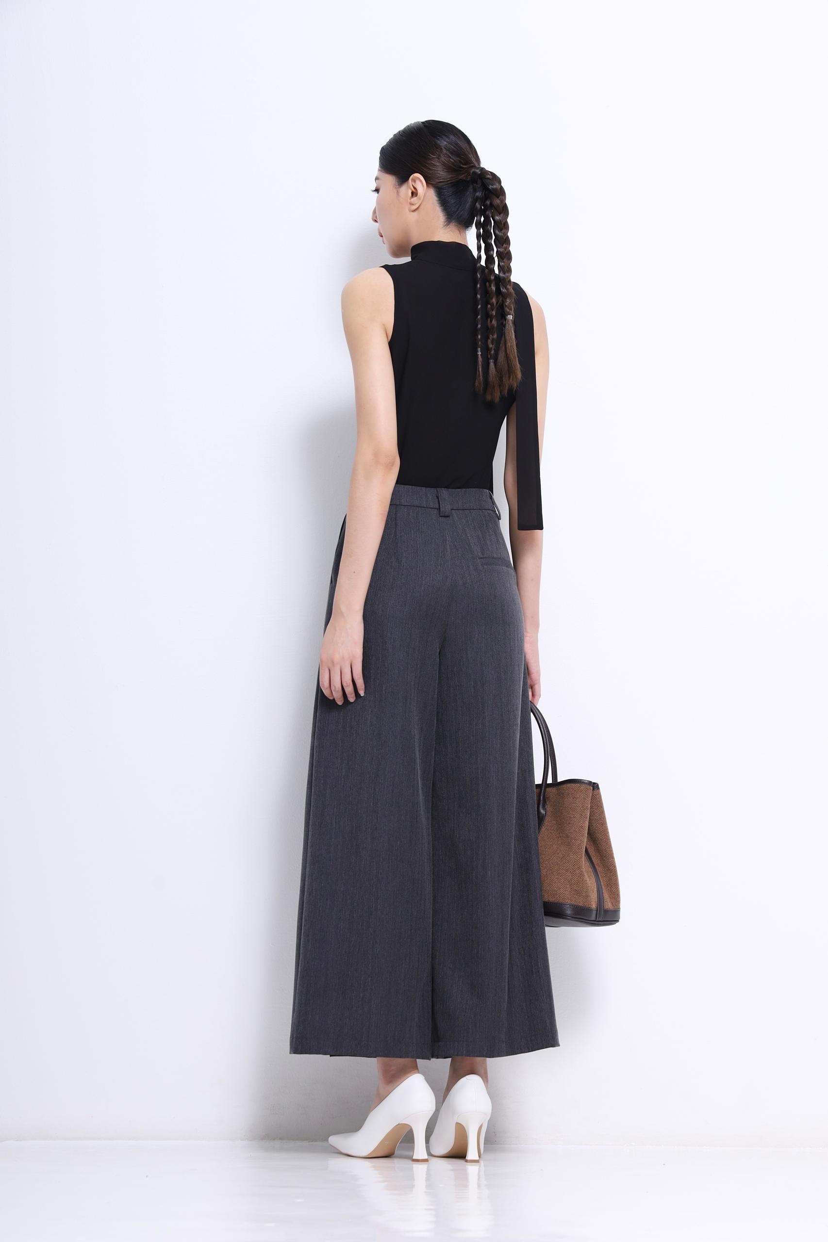 CB2696 Signature Scarf-Neck Blouse