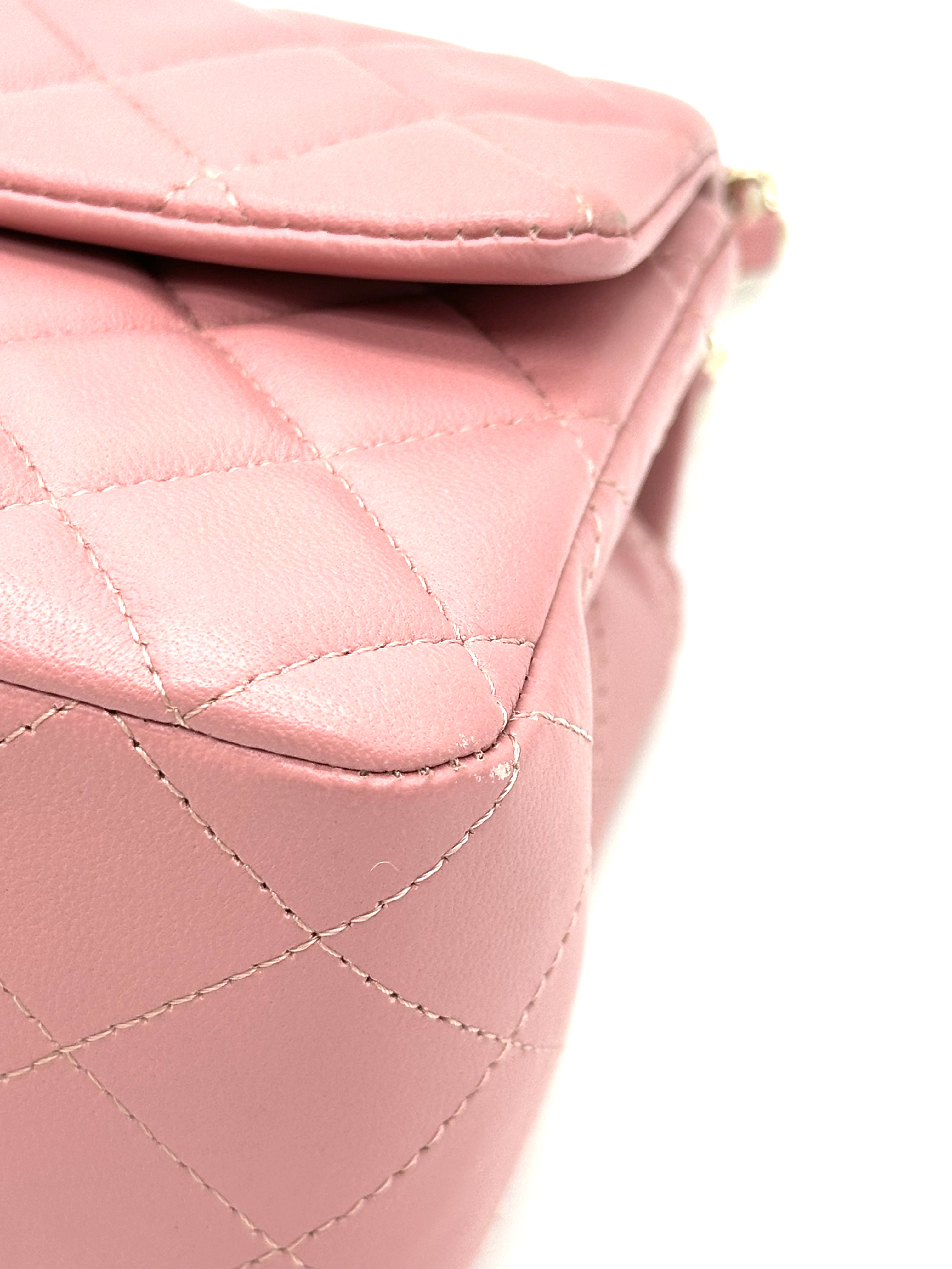 Pre-Owned CHANEL Pink Matelassé Mini Flap Bag / Product Code: 26042107