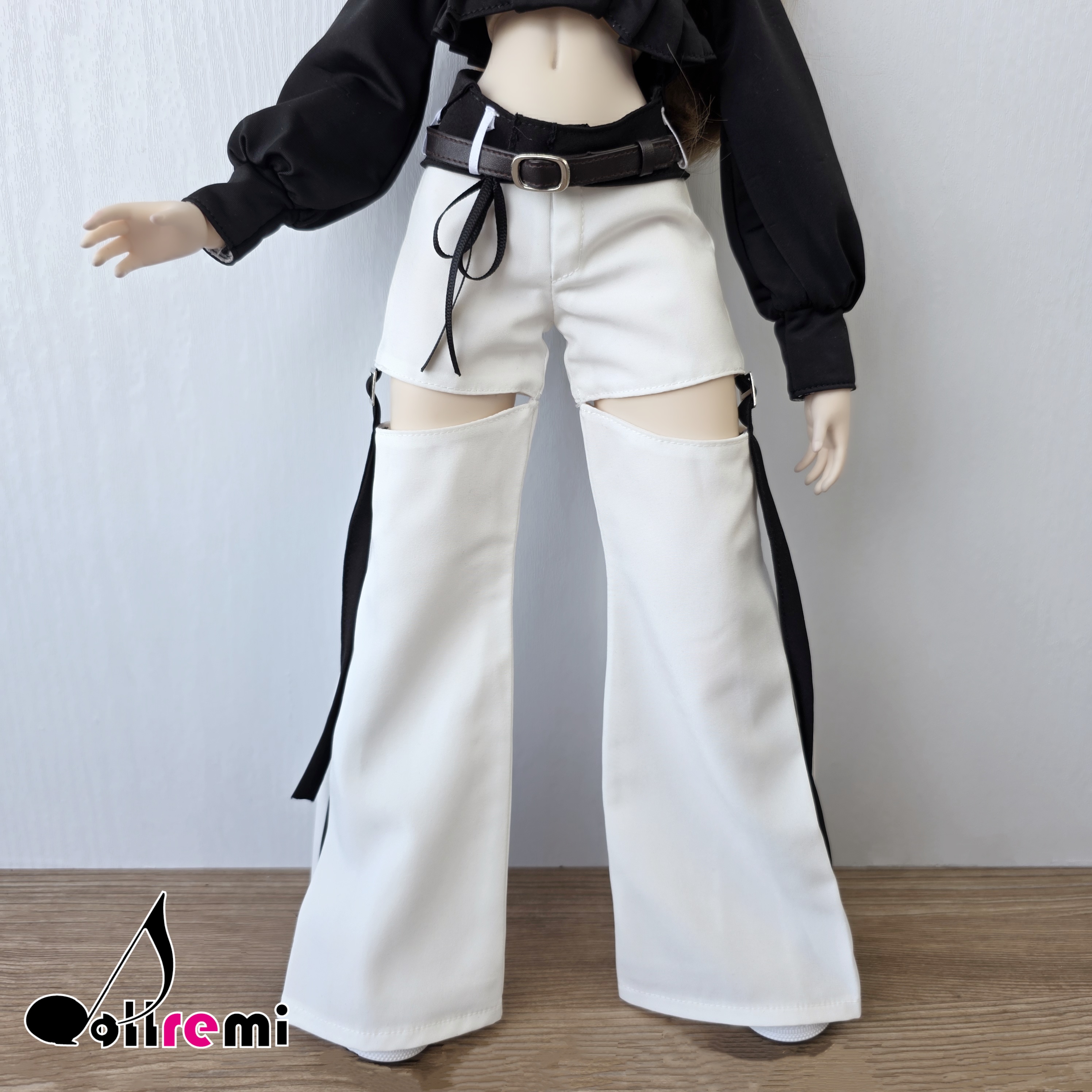 【dollremi】(DD0917A) 大腿鏤空闊腿褲 Thigh-cut-out wide-leg pants