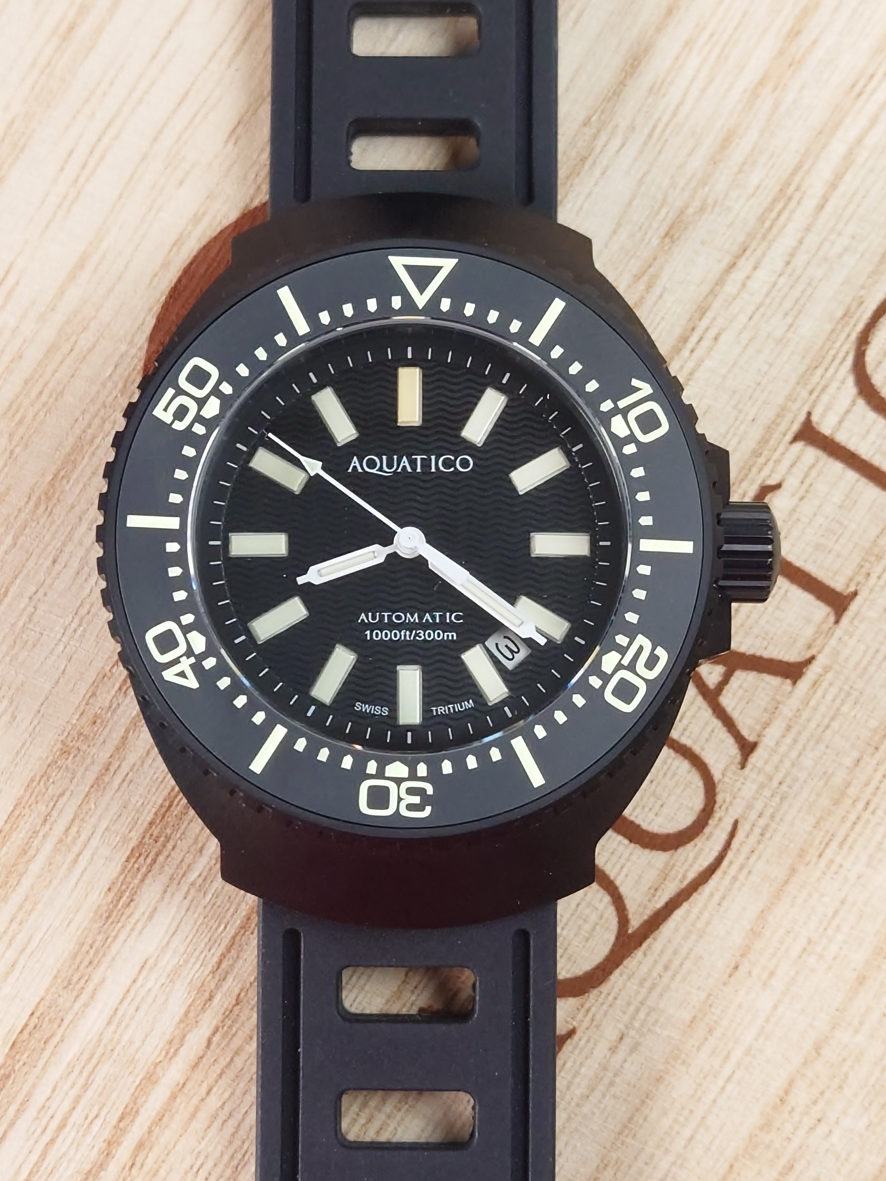 Aquatico T100+DLC Super Marine Titanium Tritium 5 級鈦合金超級夜光機械錶