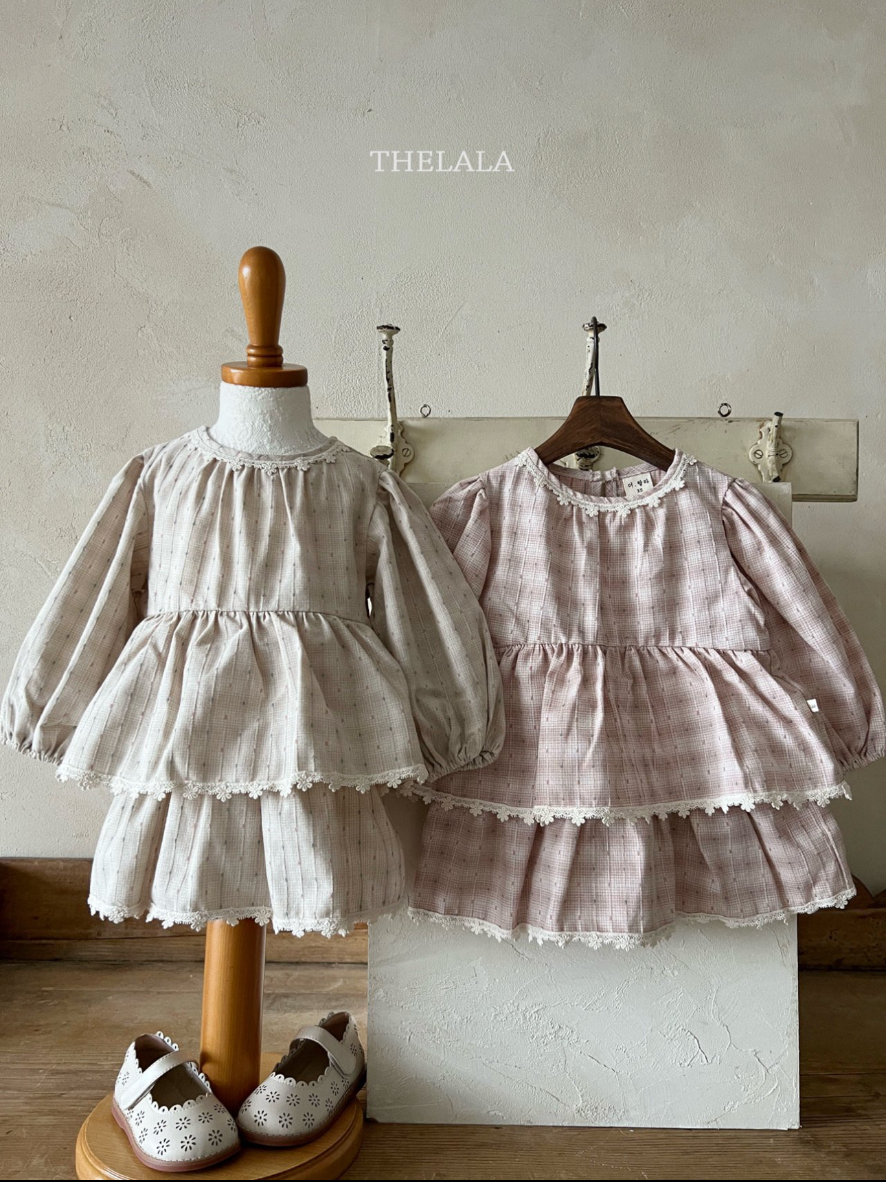 🌸預訂 韓國直送🌸🇰🇷THELALA兩色蕾絲花邊層疊荷葉邊格紋長袖連身裙