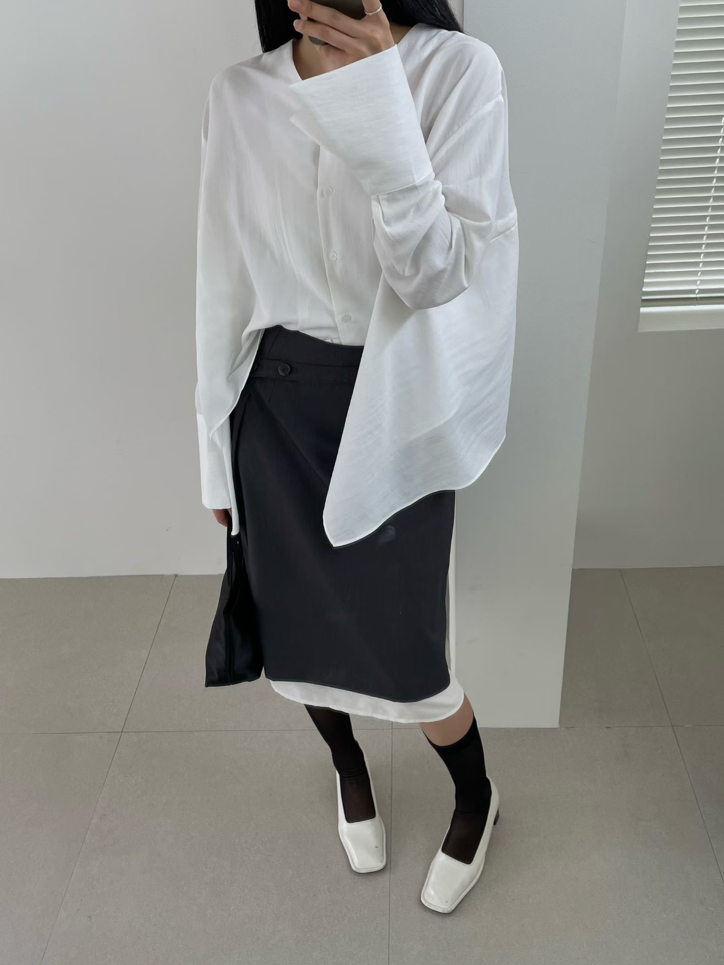 Shirred back flare unbalance blouse