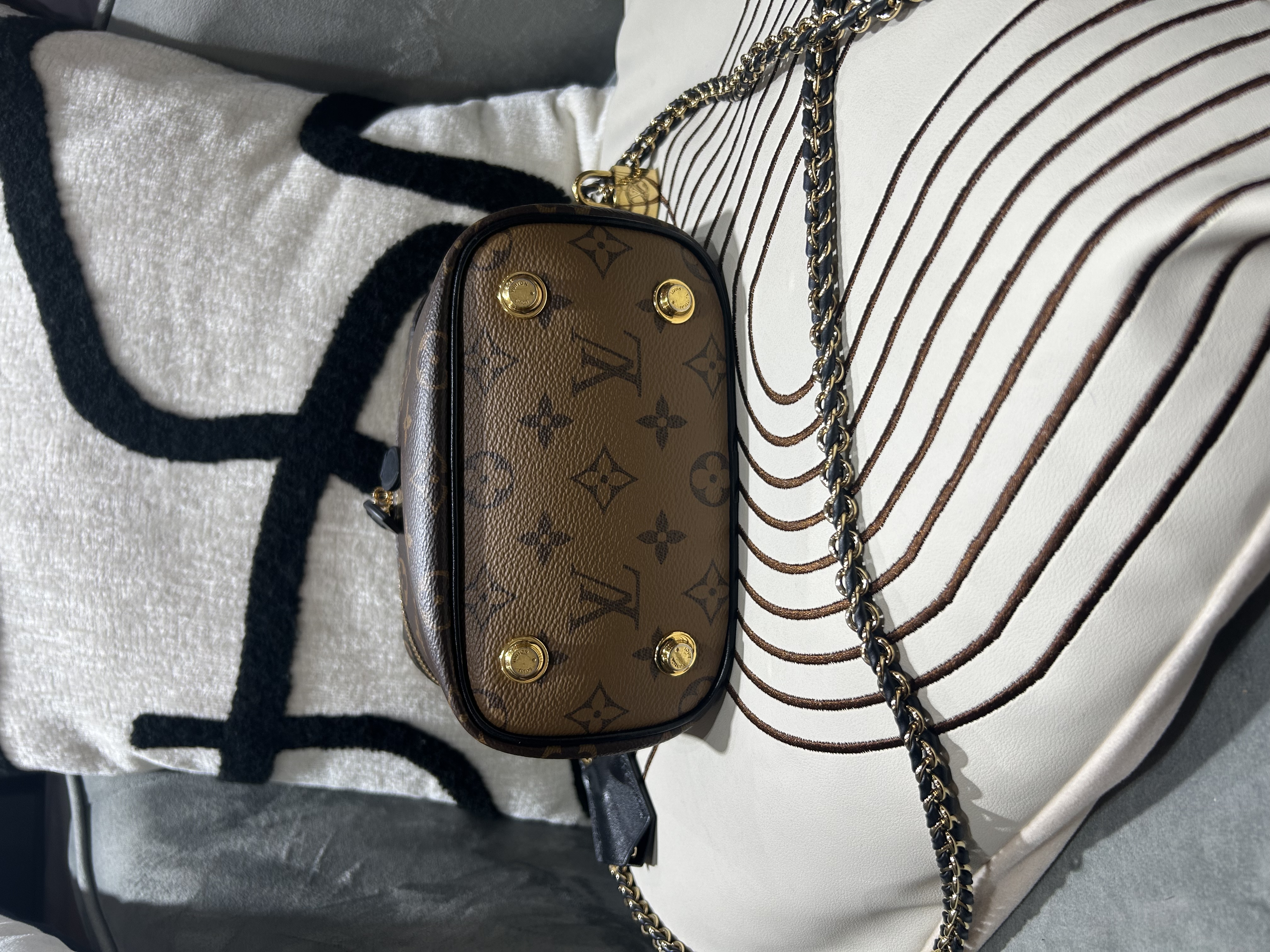 Lv Vanity PM Vanity Case M45165, Monogram Reverse 100%Authentic,92%new  ✅key lock ✅dust bag  