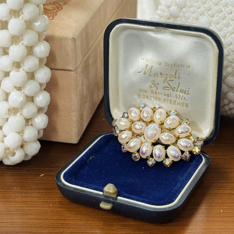 Vintage C.a. 1960s Czechoslovakian Iridescent Pale Pink Glass Brooch (B002)