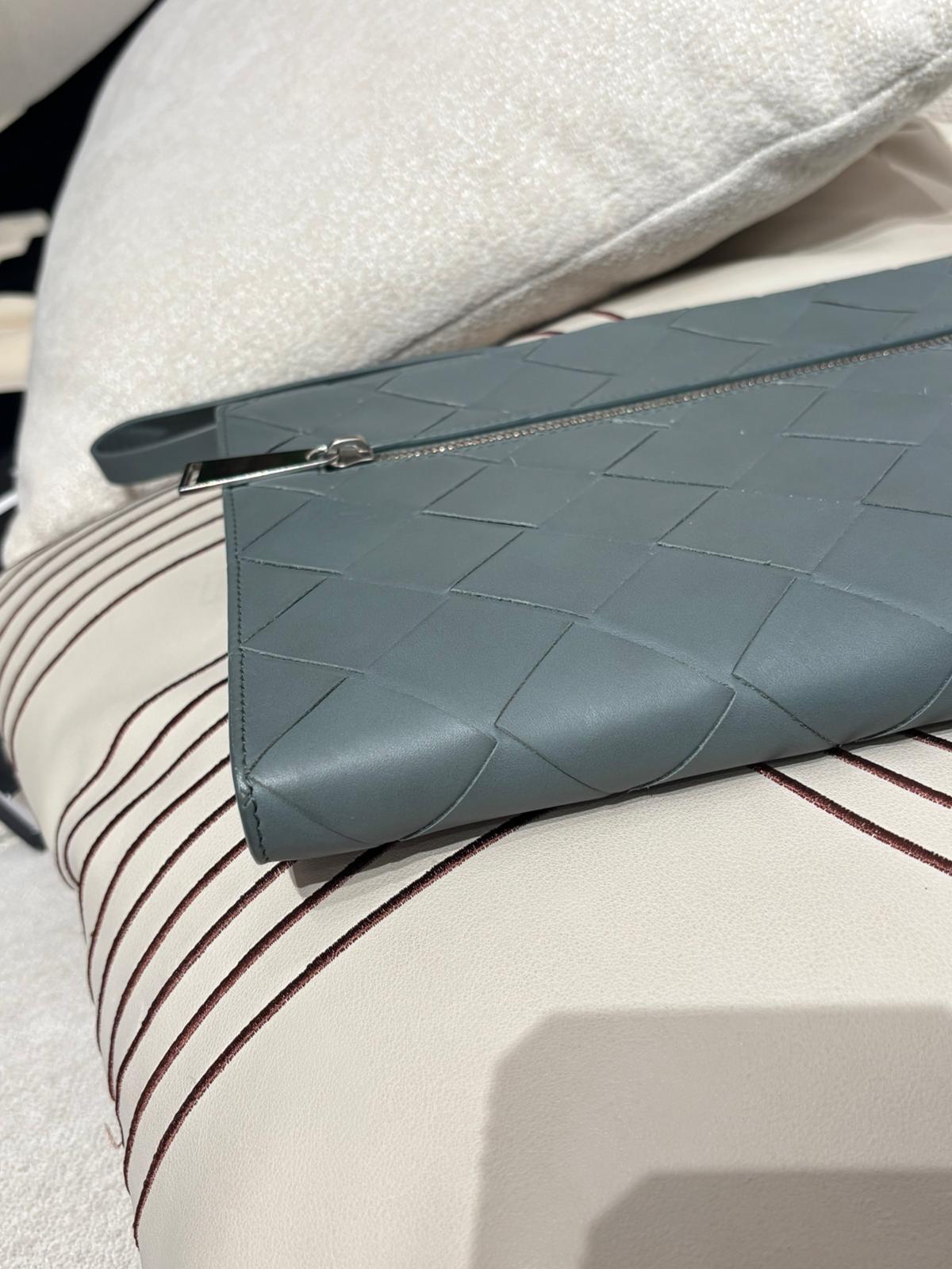 Bottega Veneta BV Grey Calfskin Clutch 100%Authentic,95%new 