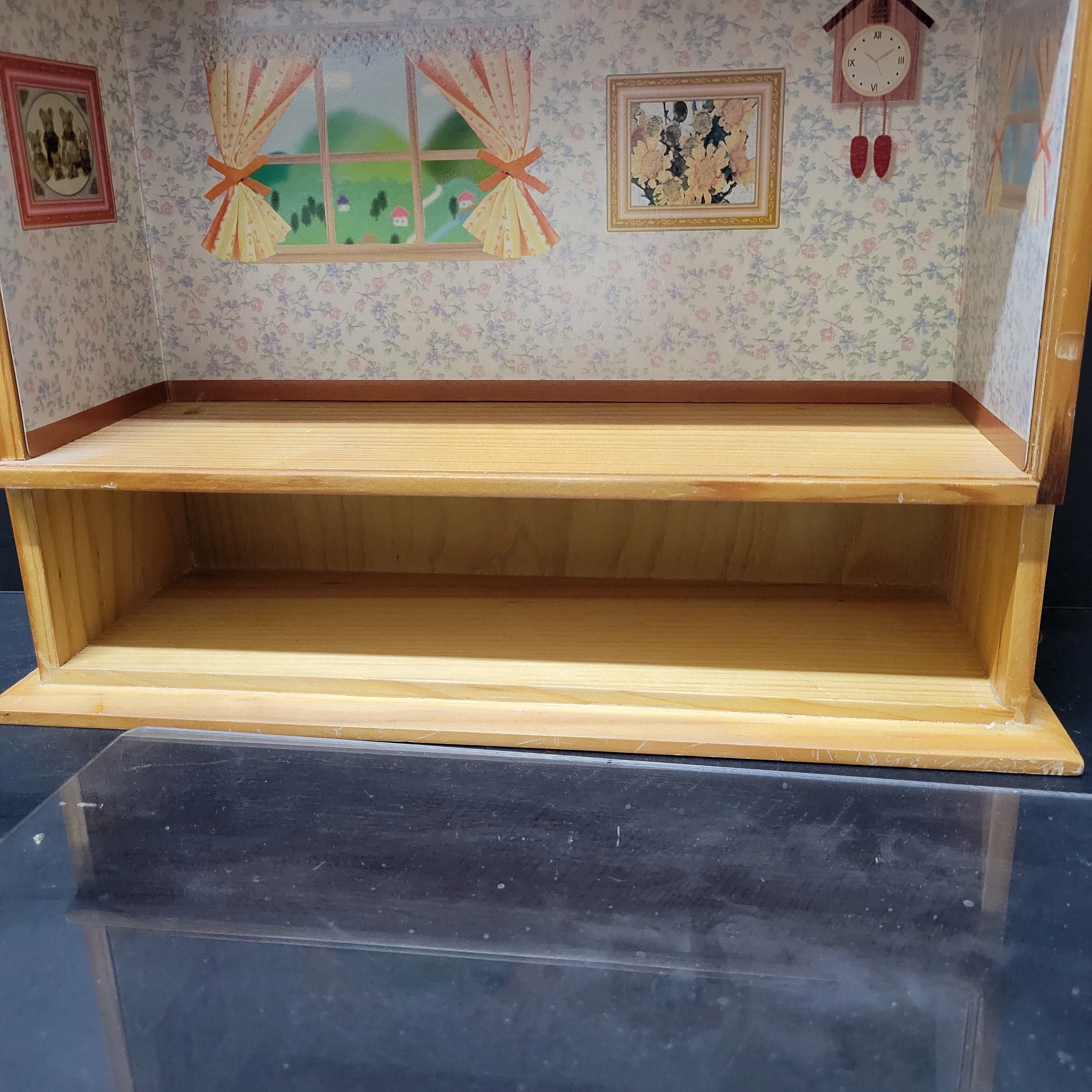 森林家族木制展示櫃