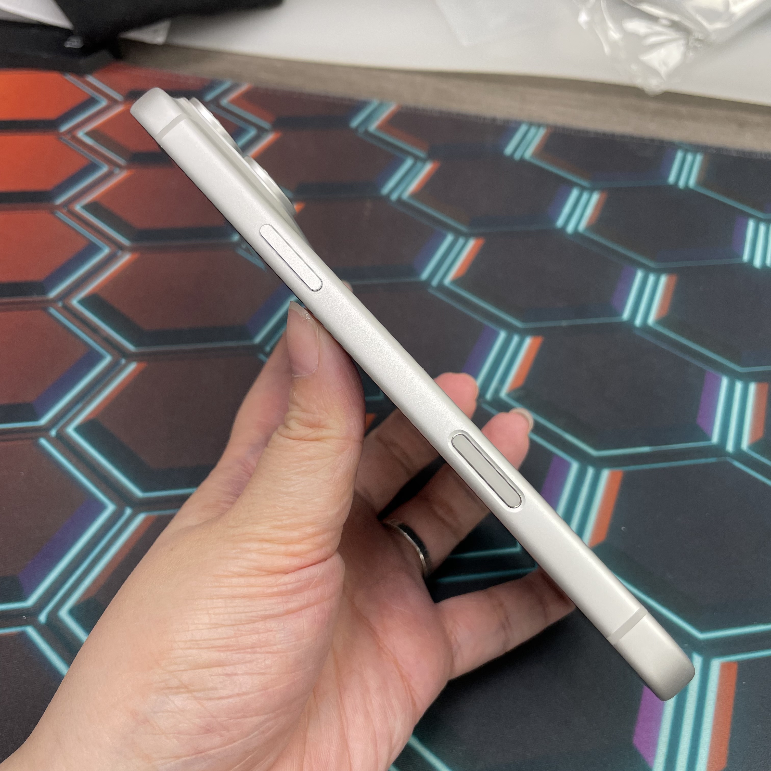 *8217 17 pro max 完美機 2TB 電96 銀色 sliver