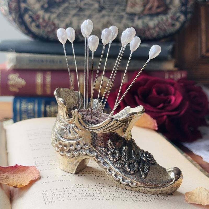 Vintage C.a. 1960-70s Elegant Solid Metal Rose Embellished Shoe Pin Cushion (MT2227)