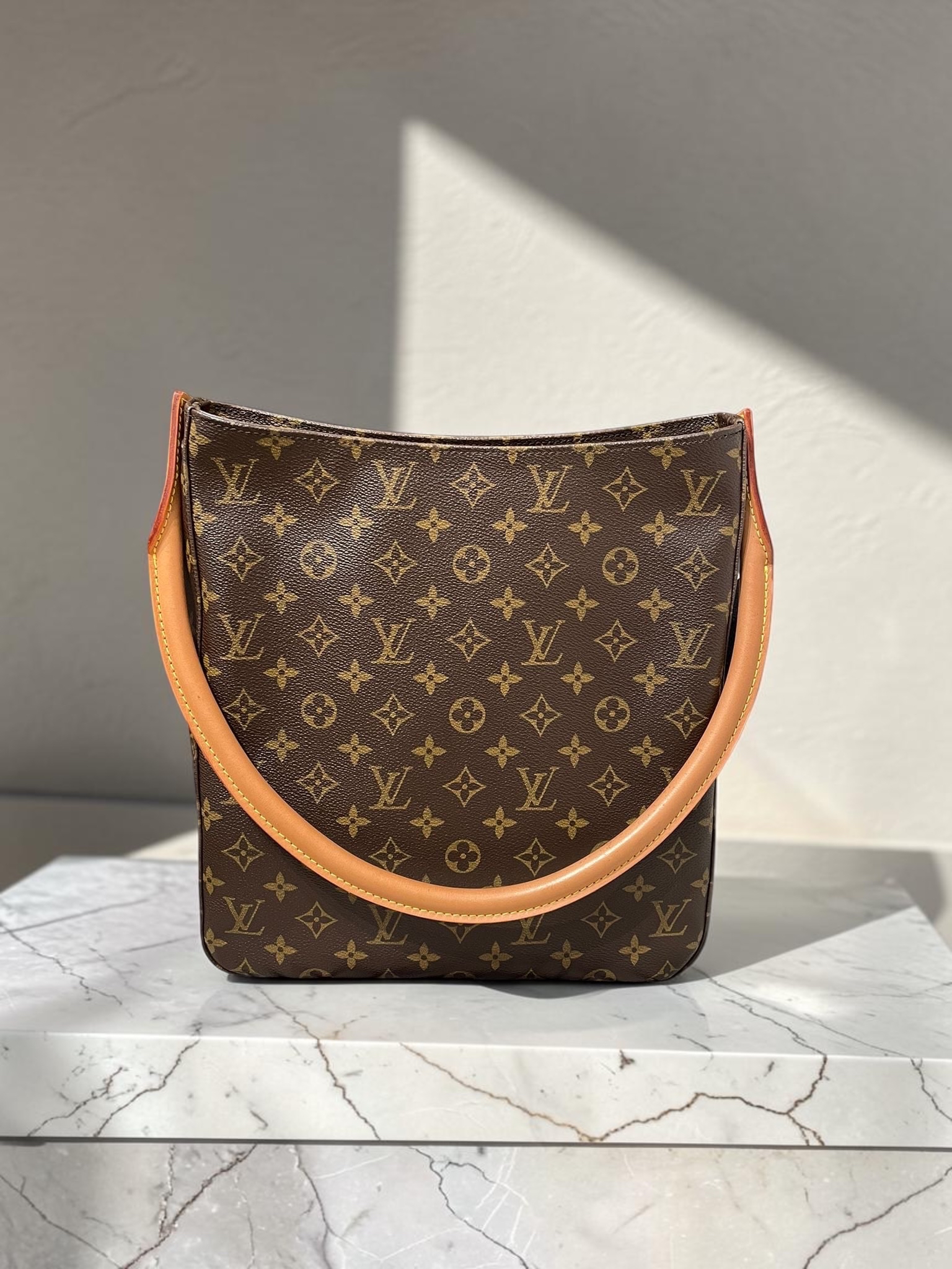 Lv Looping GM Shoulder Bag M51145 100%Authentic,95%new✅Dust bag  