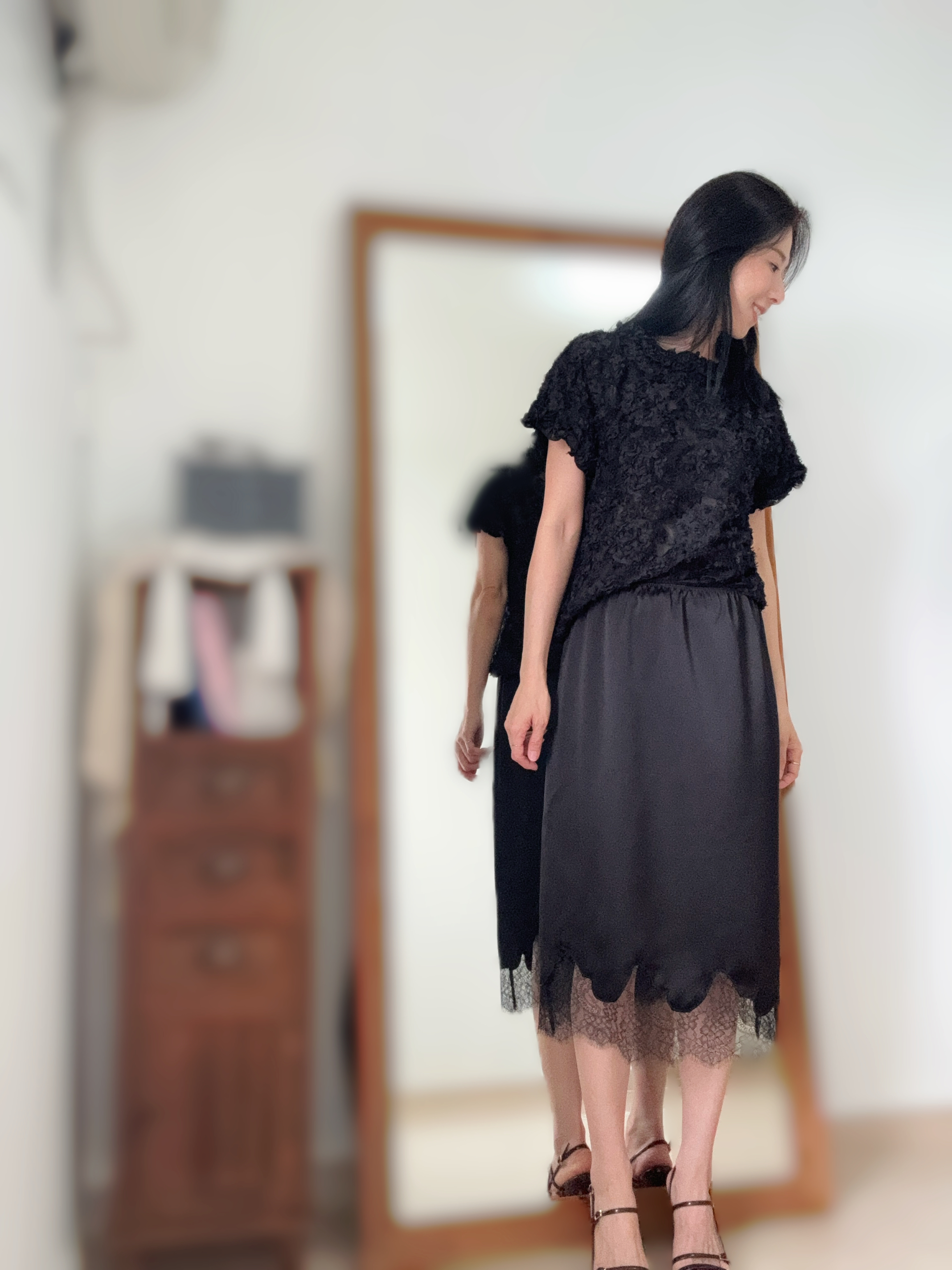 Elegant silky lace skirt