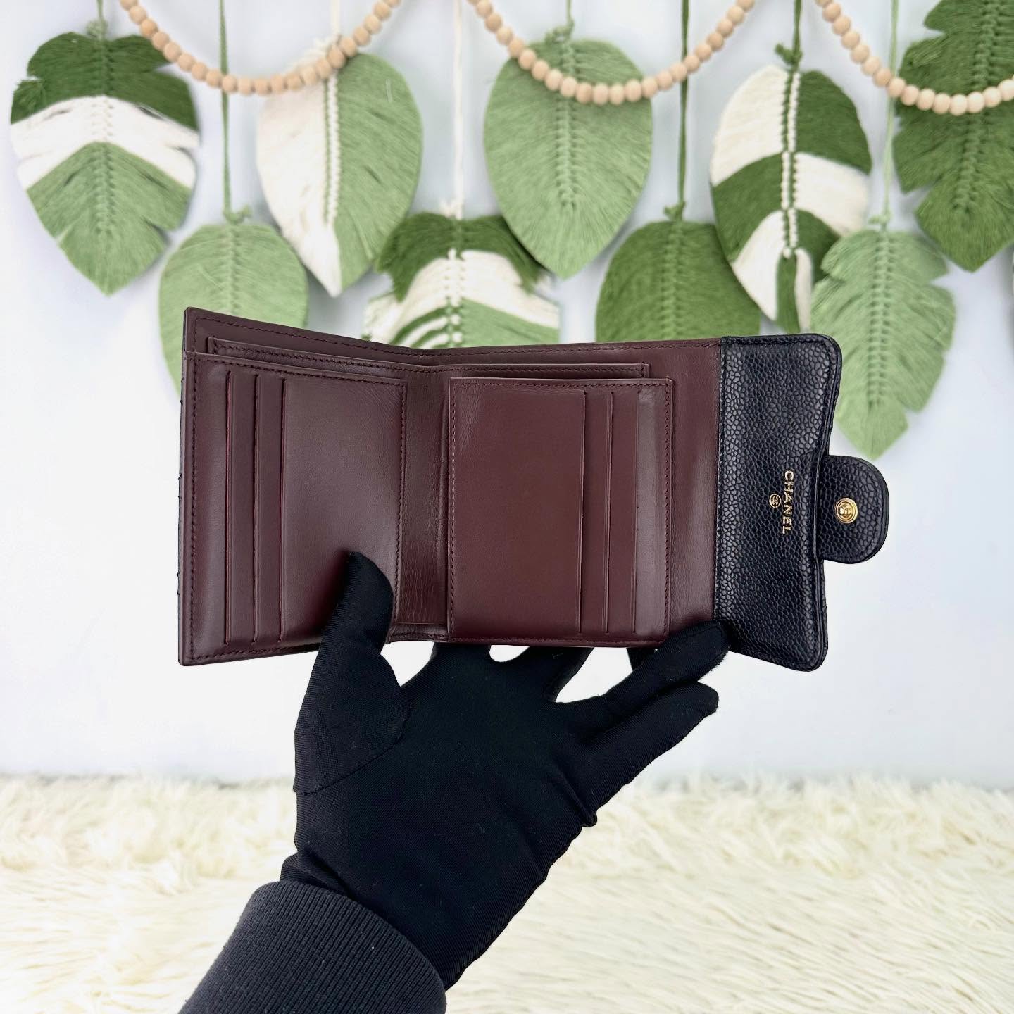 CHANEL🤍PRE OWNED 黑金荔皮牛皮三摺銀包 晶片款🖤 