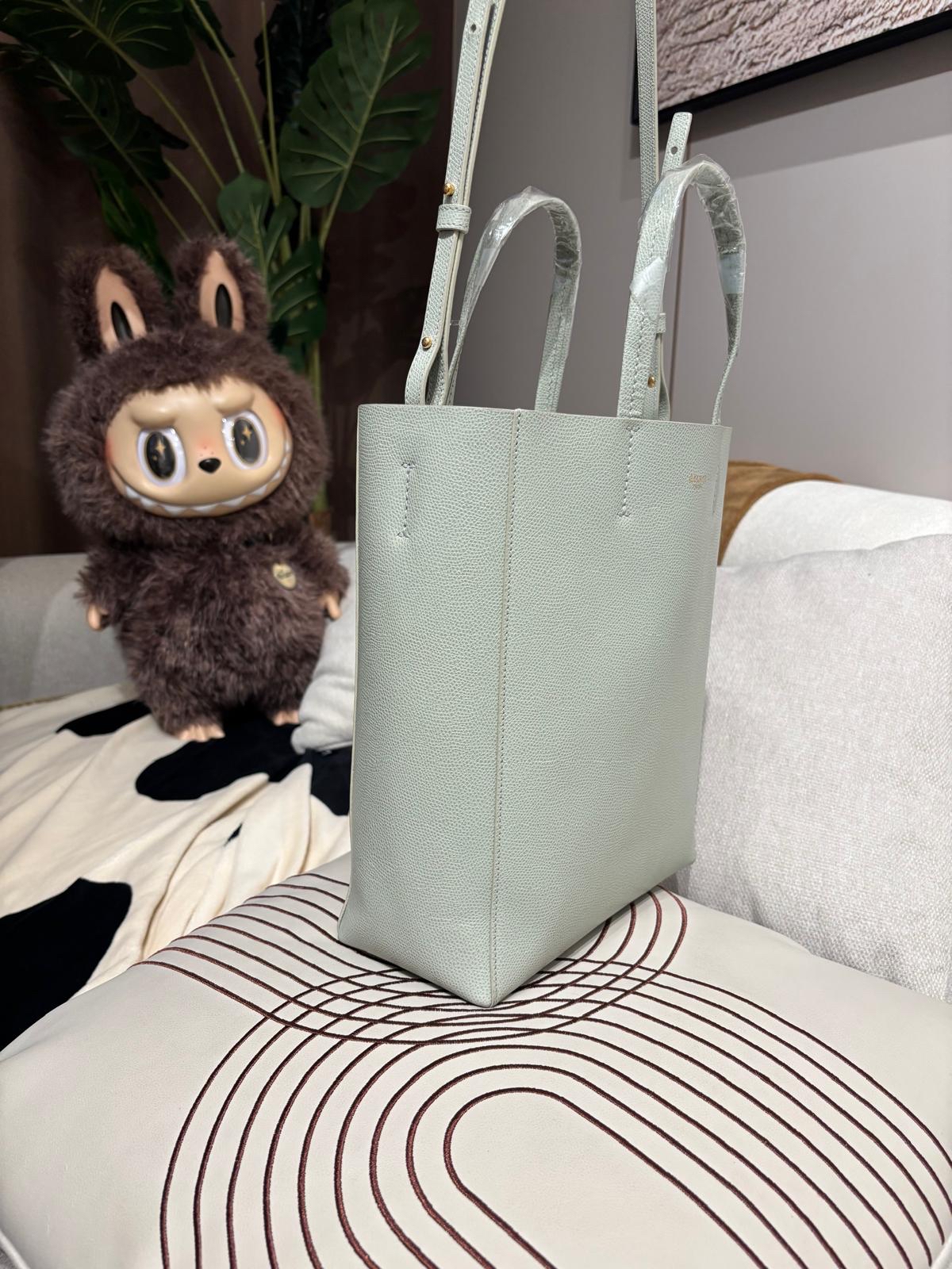 Celine Small Vertical Cabas 2Way Tote bag 牛皮 100%Authentic, 98%New ✅Dust bag