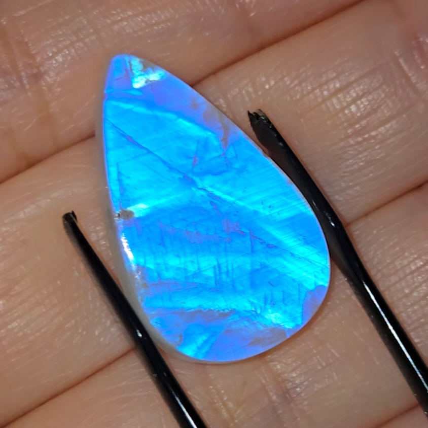 Intense blue flash moonstone from India - MS6